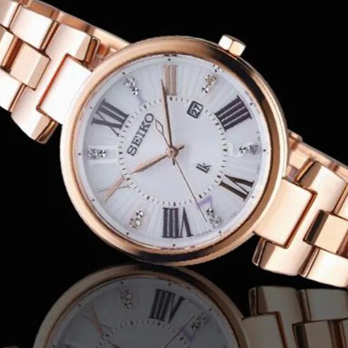 【SEIKO Lukia 精工】Lukia 現代女性 自信 閃耀 太陽能  玫瑰金 女錶 SUT334J1