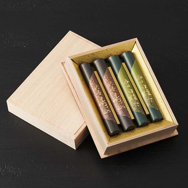 [日本香堂] 線香　毎日白檀香・沈香寿山 二種　桐箱4把入