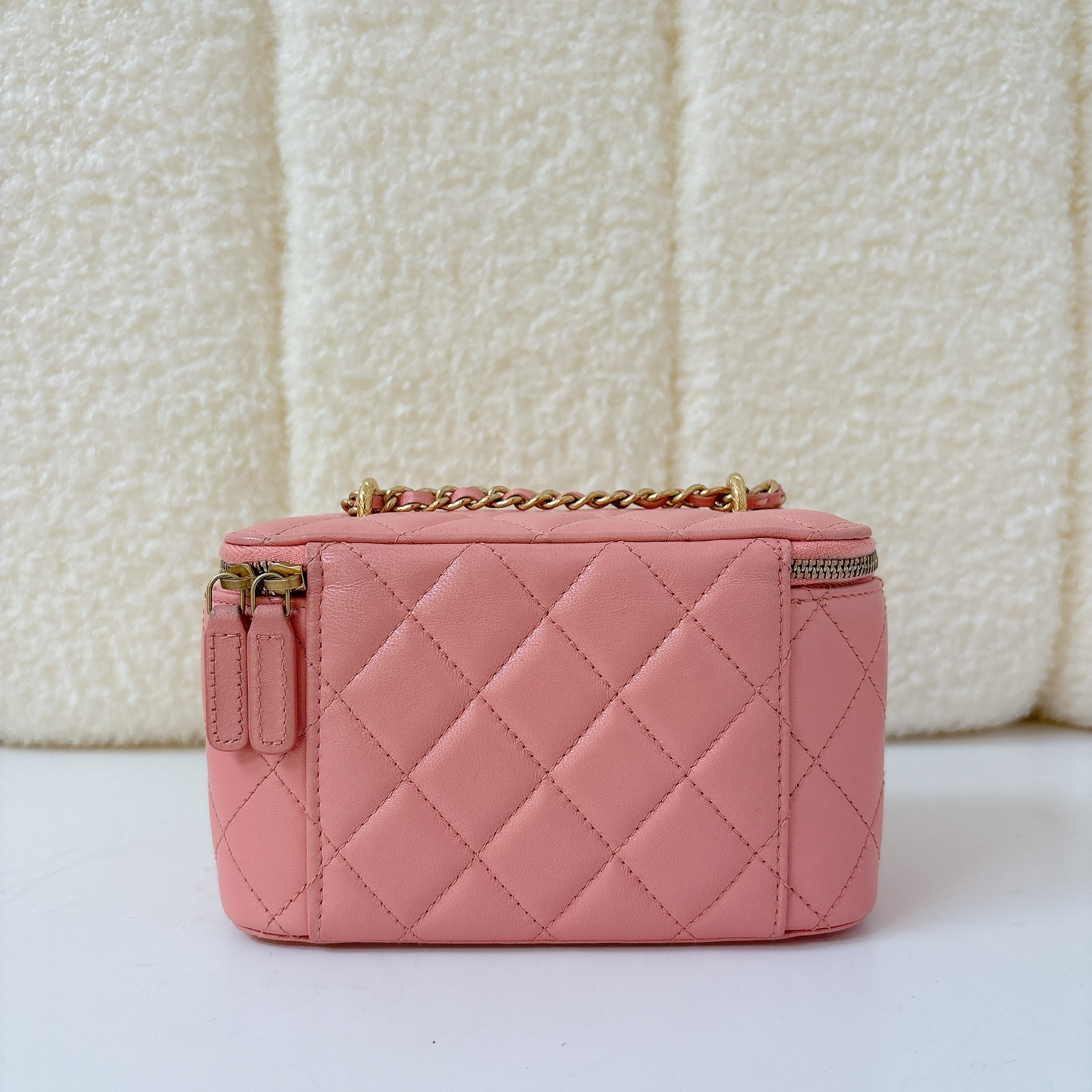 Chanel Small Vanity Case - Pink / GHW