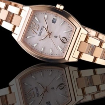【SEIKO Lukia 精工】Lukia 現代女性 自信 閃耀 太陽能  玫瑰金 女錶 SUT356J1