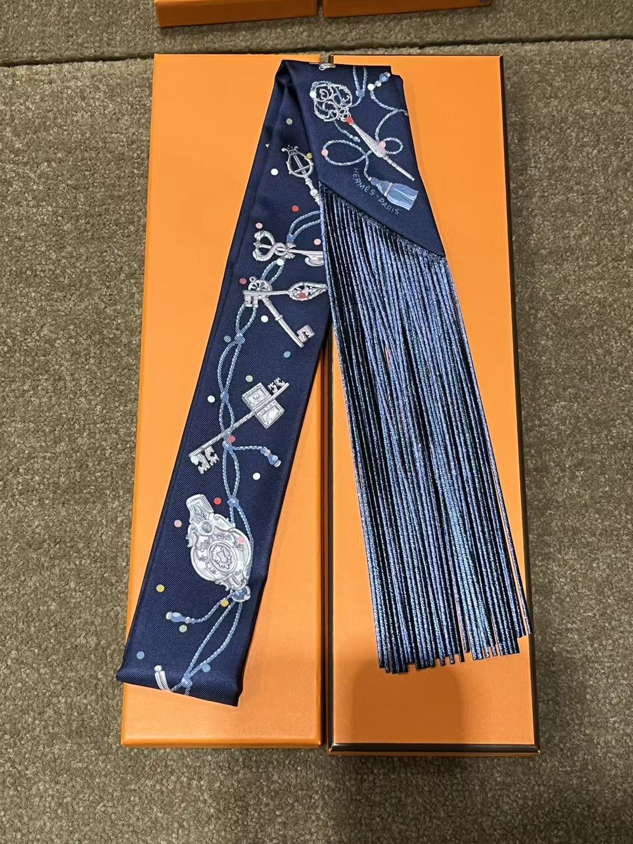 Les Cles a Pois leather fringes Twilly bleu marine / gris argent / multicolore