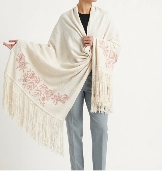 Ao Poi 刺繡｜粉紅花朵披肩｜巴拉圭