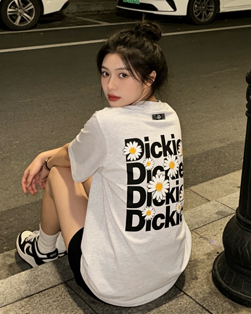 『代購商品』Dickies 夏日復古 小雛菊 寬鬆短踢