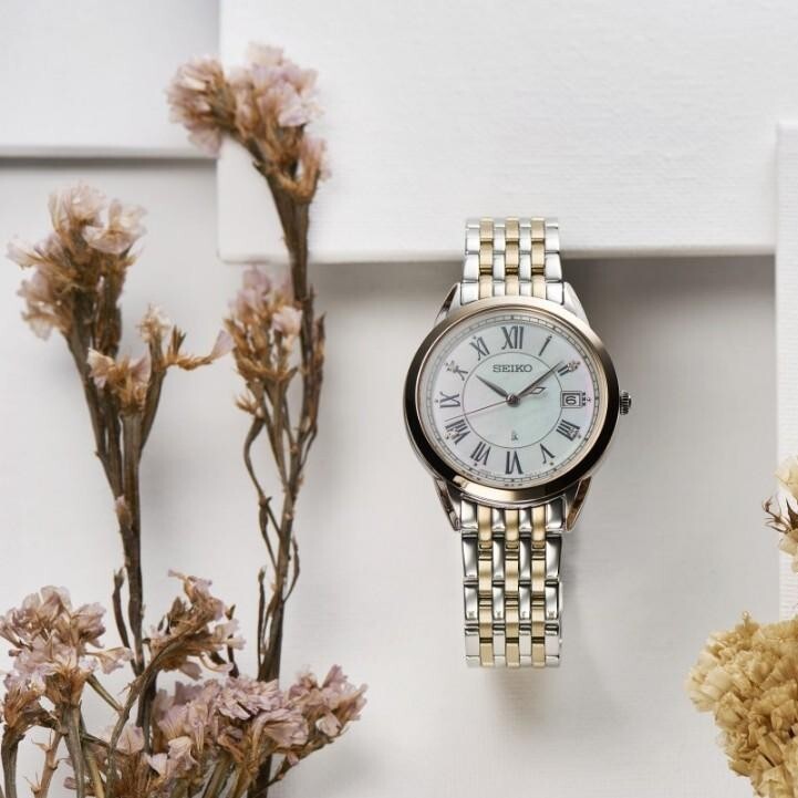 預購款【SEIKO Lukia 精工】Lukia 現代女性 自信 閃耀 太陽能  金色 羅馬數字 女錶 SUT396J1