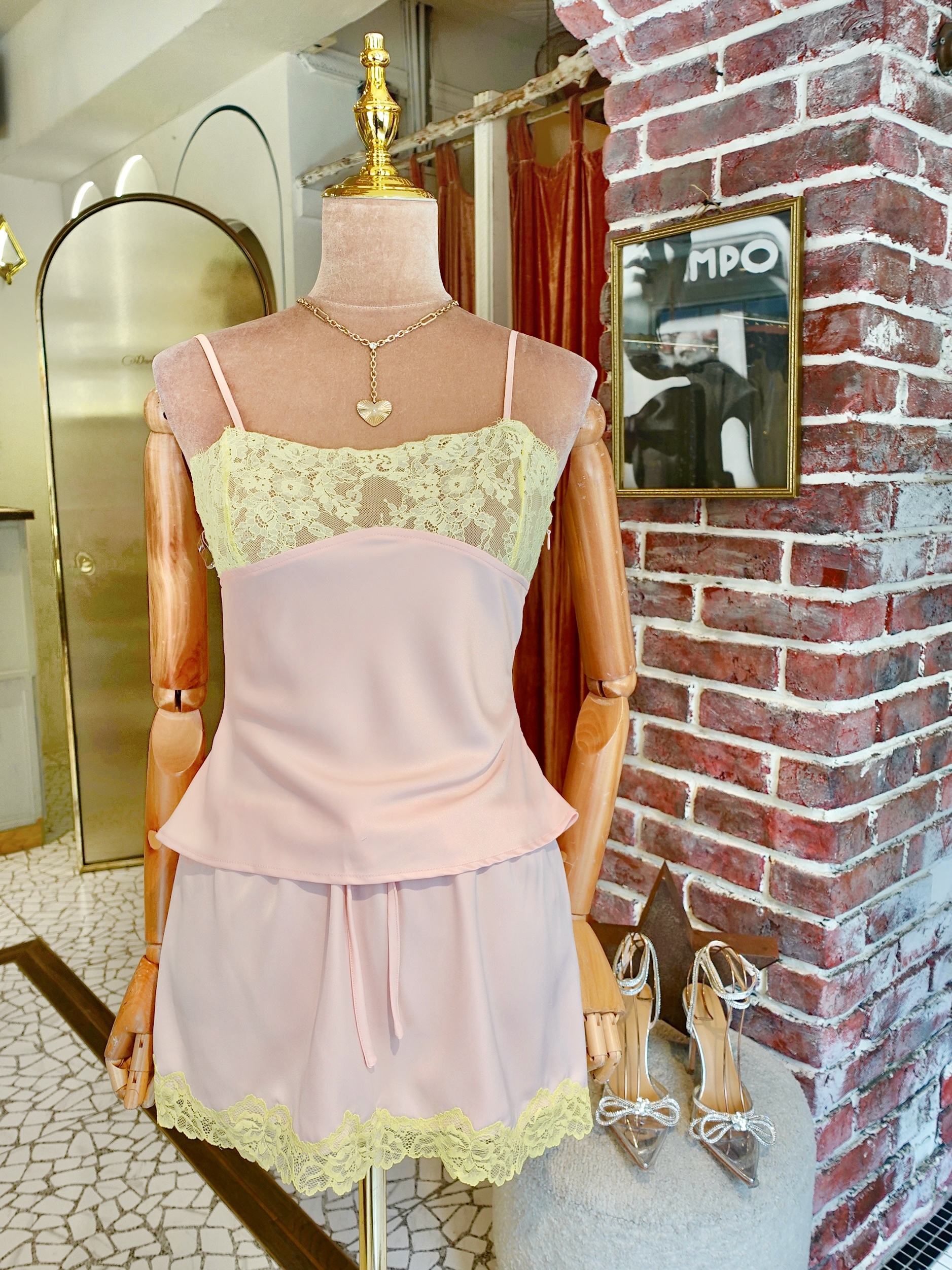 Pink Green粉紅綠色蕾絲緞面上衣+短裙套裝