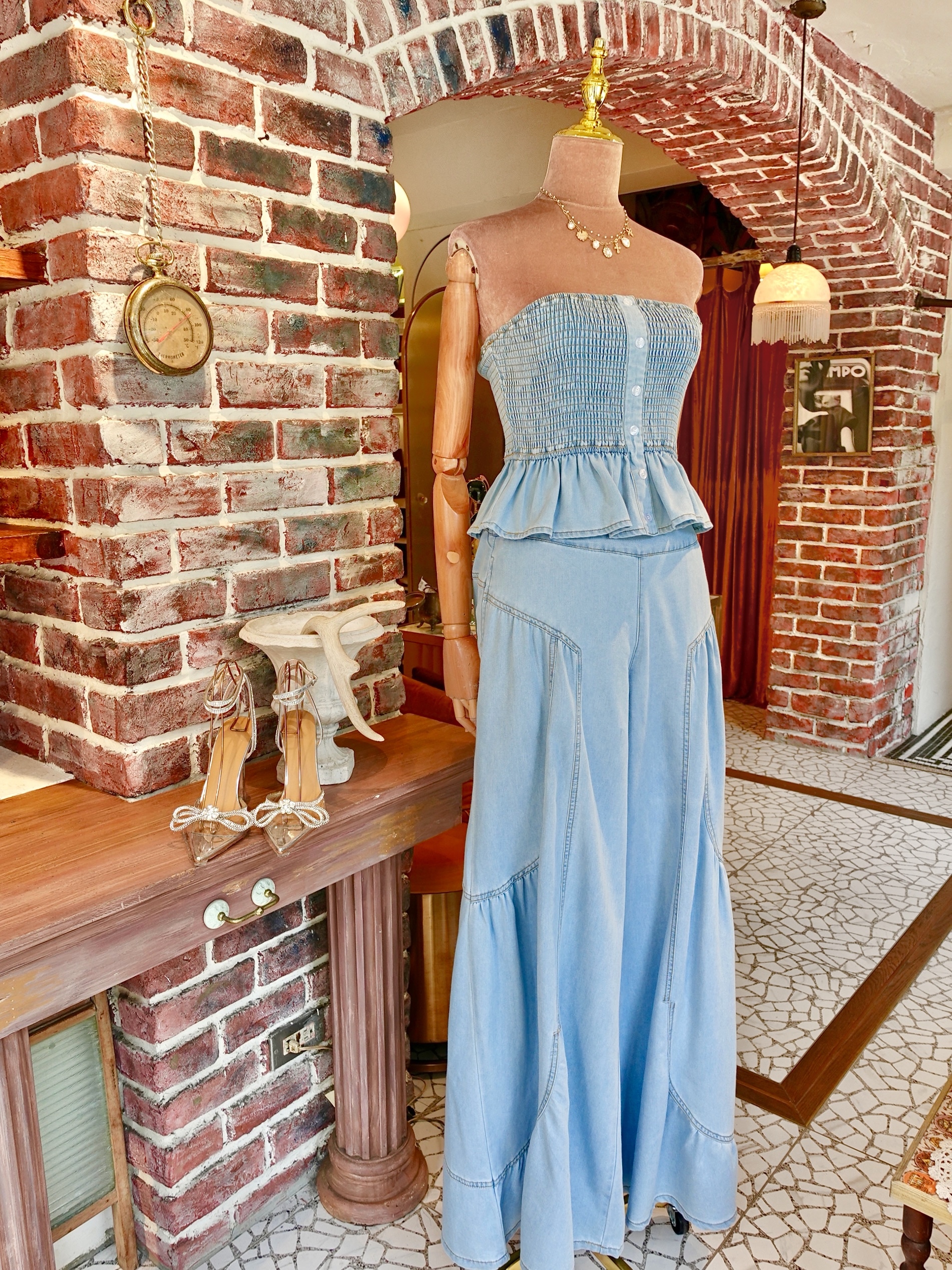 Light Denim淺單寧藍色荷葉飾邊短牛仔上衣+ 高腰長寬褲套裝