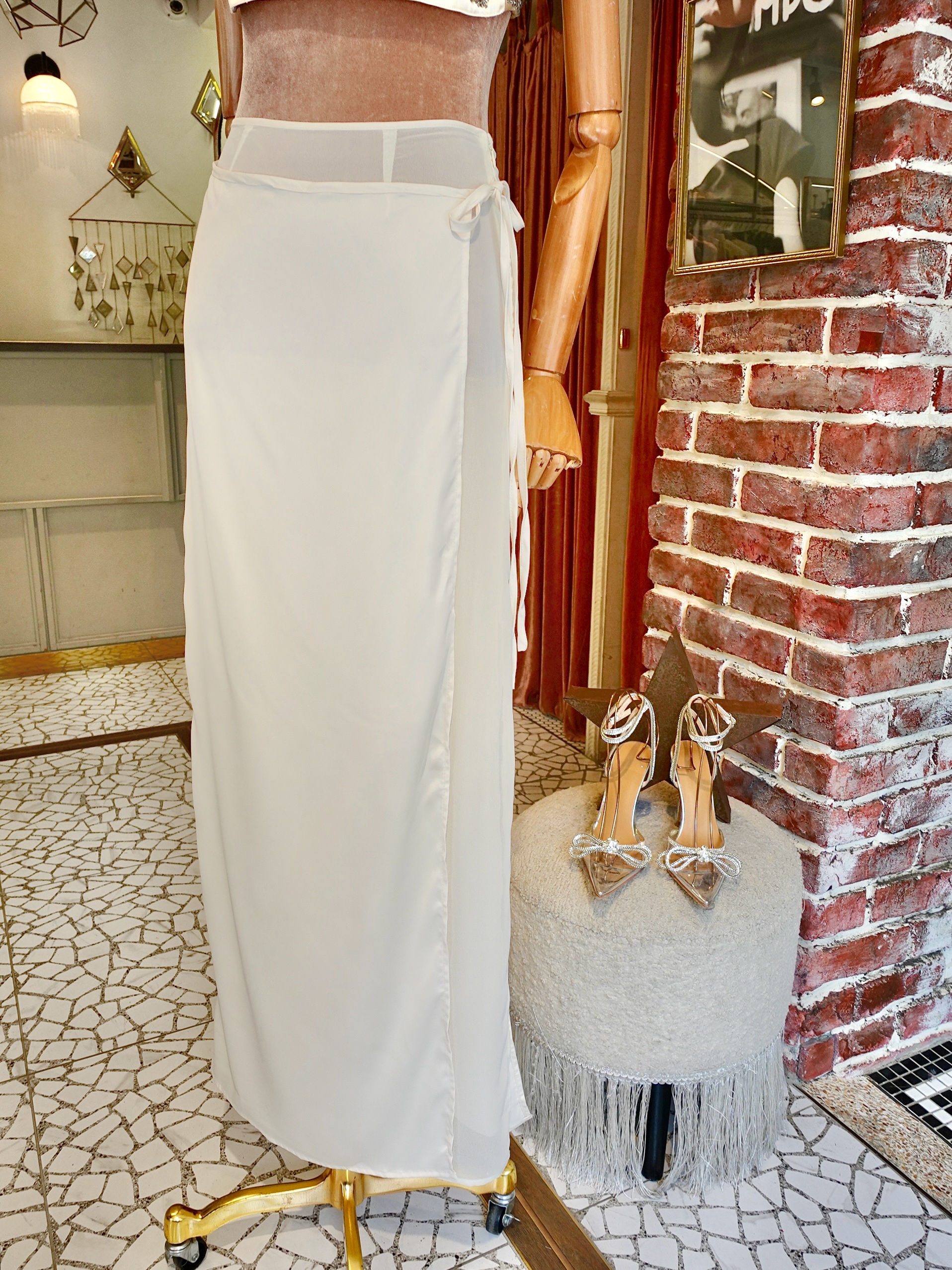 Ivory米白色透紗緞面交叉綁帶開叉長裙