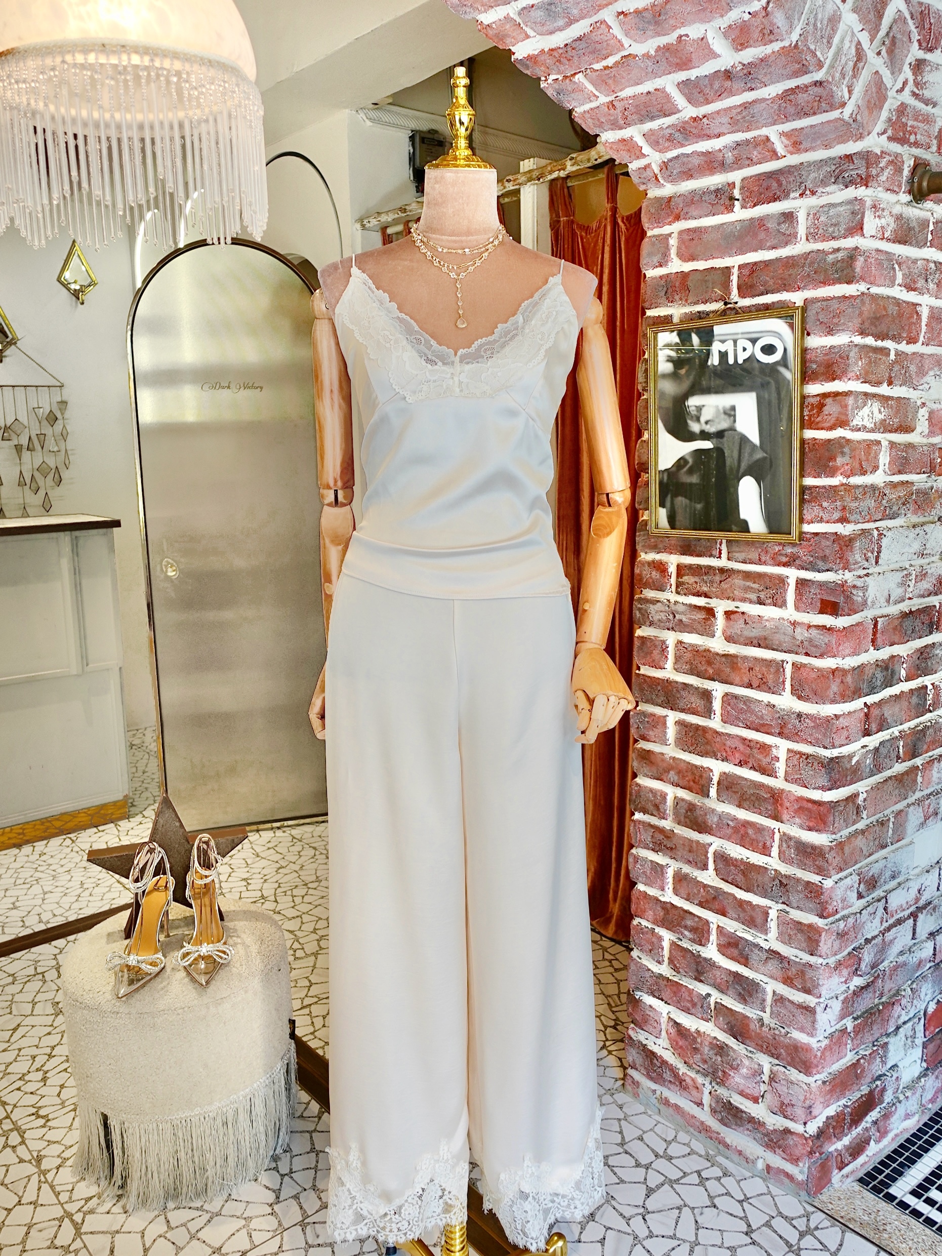 Ivory米白色緞面蕾絲飾邊長寬褲