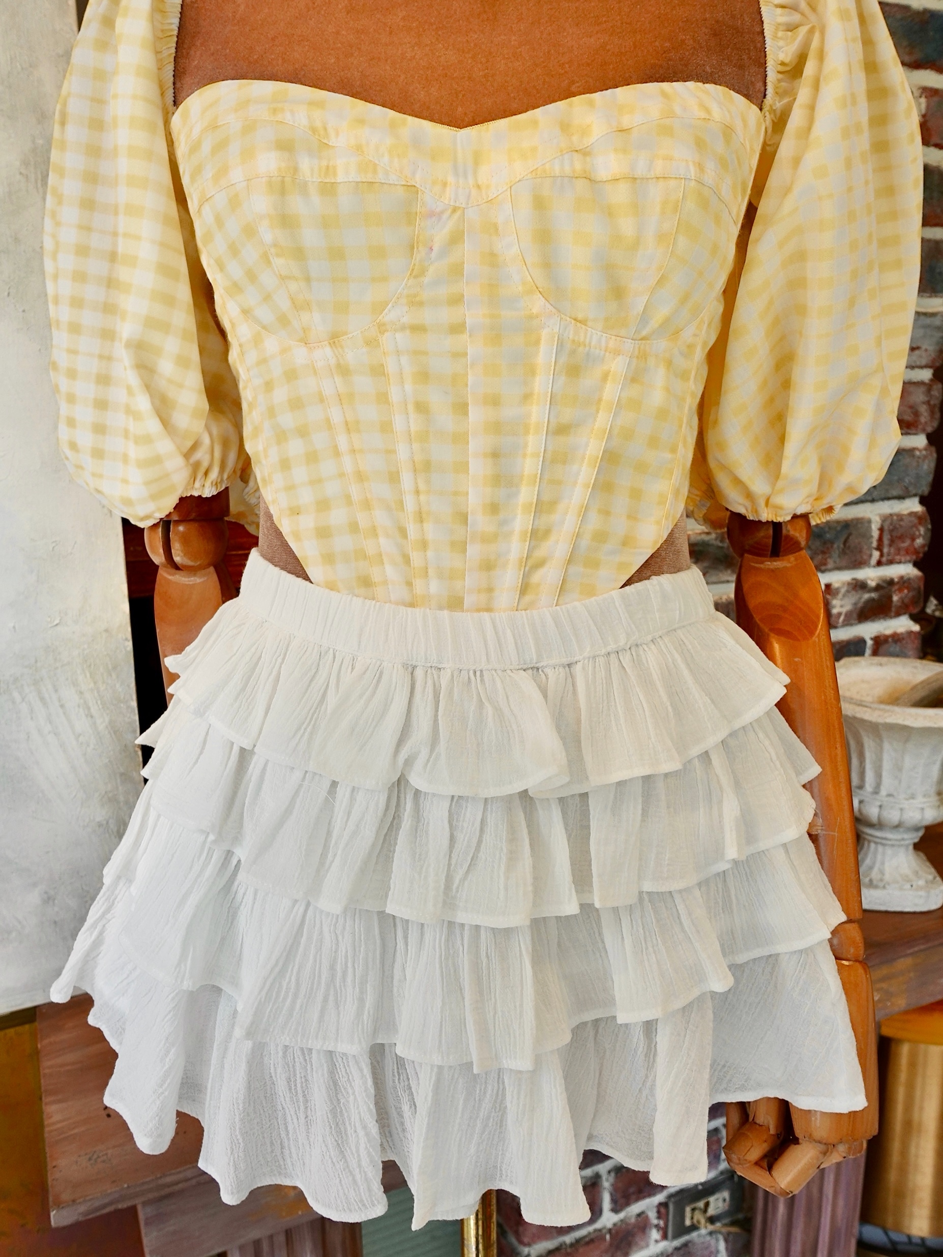 Ivory米白色層次荷葉飾邊Mini Skort