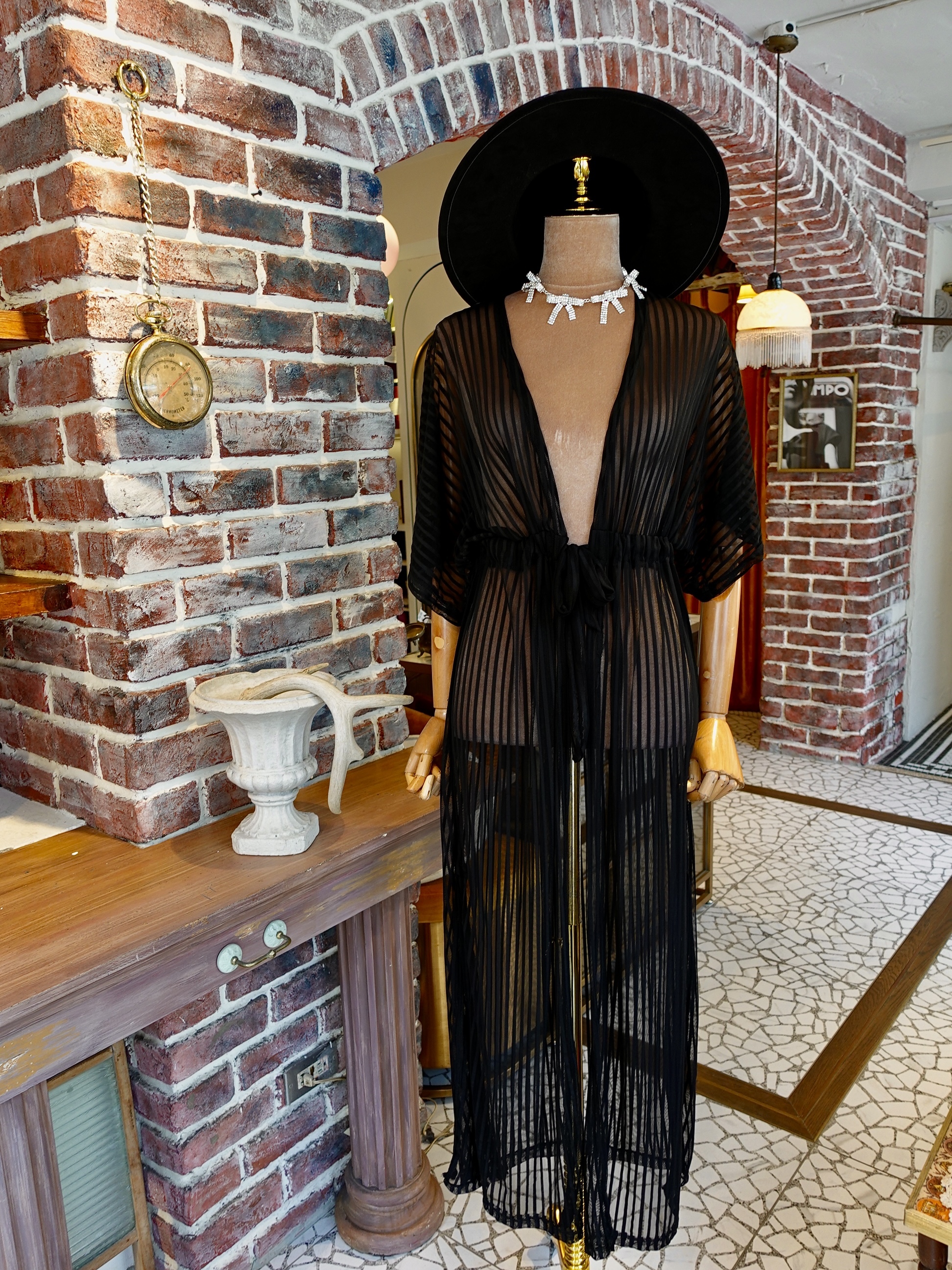 Sun Beach黑色直紋透紗綁結長罩衫