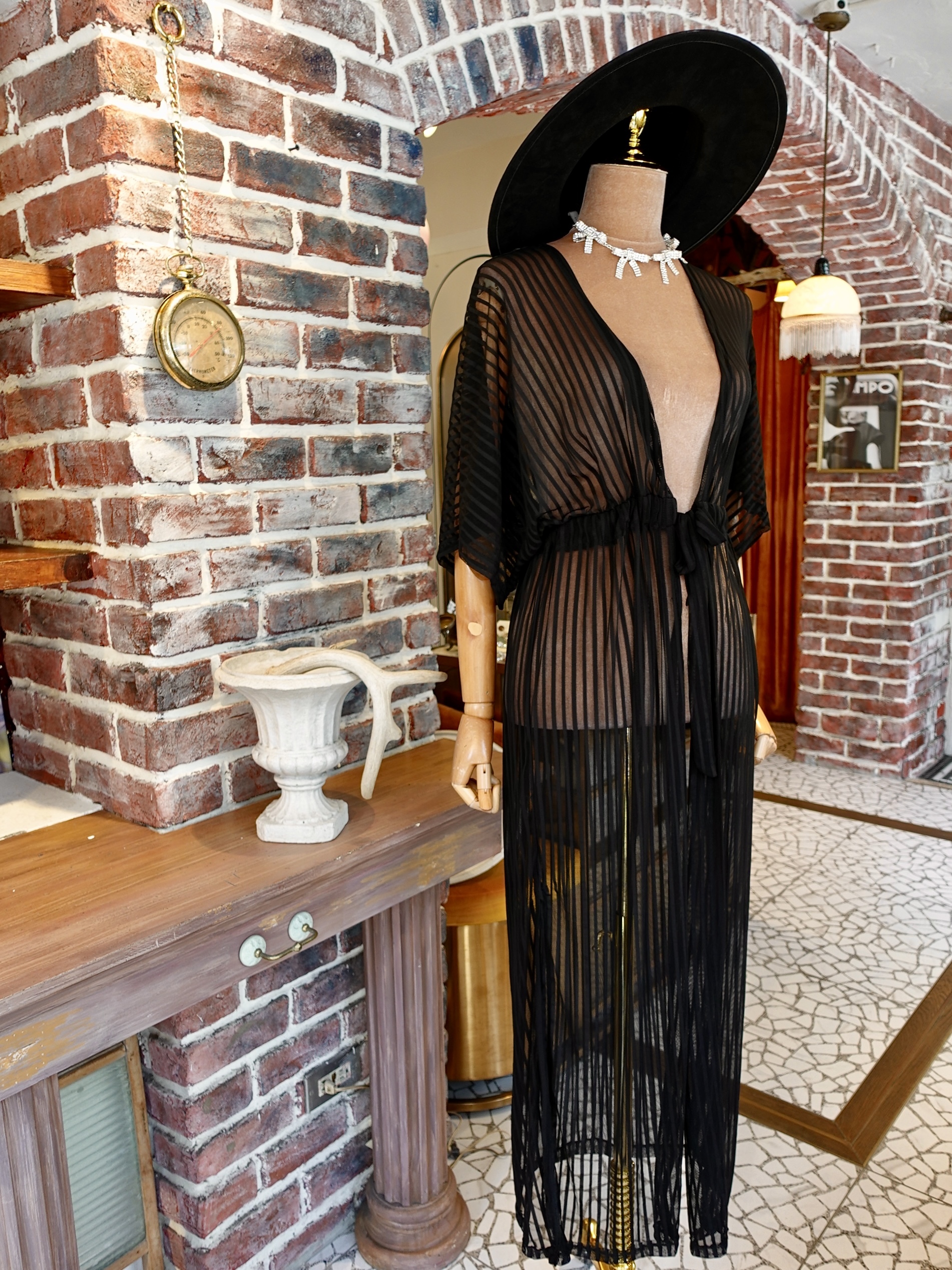 Sun Beach黑色直紋透紗綁結長罩衫