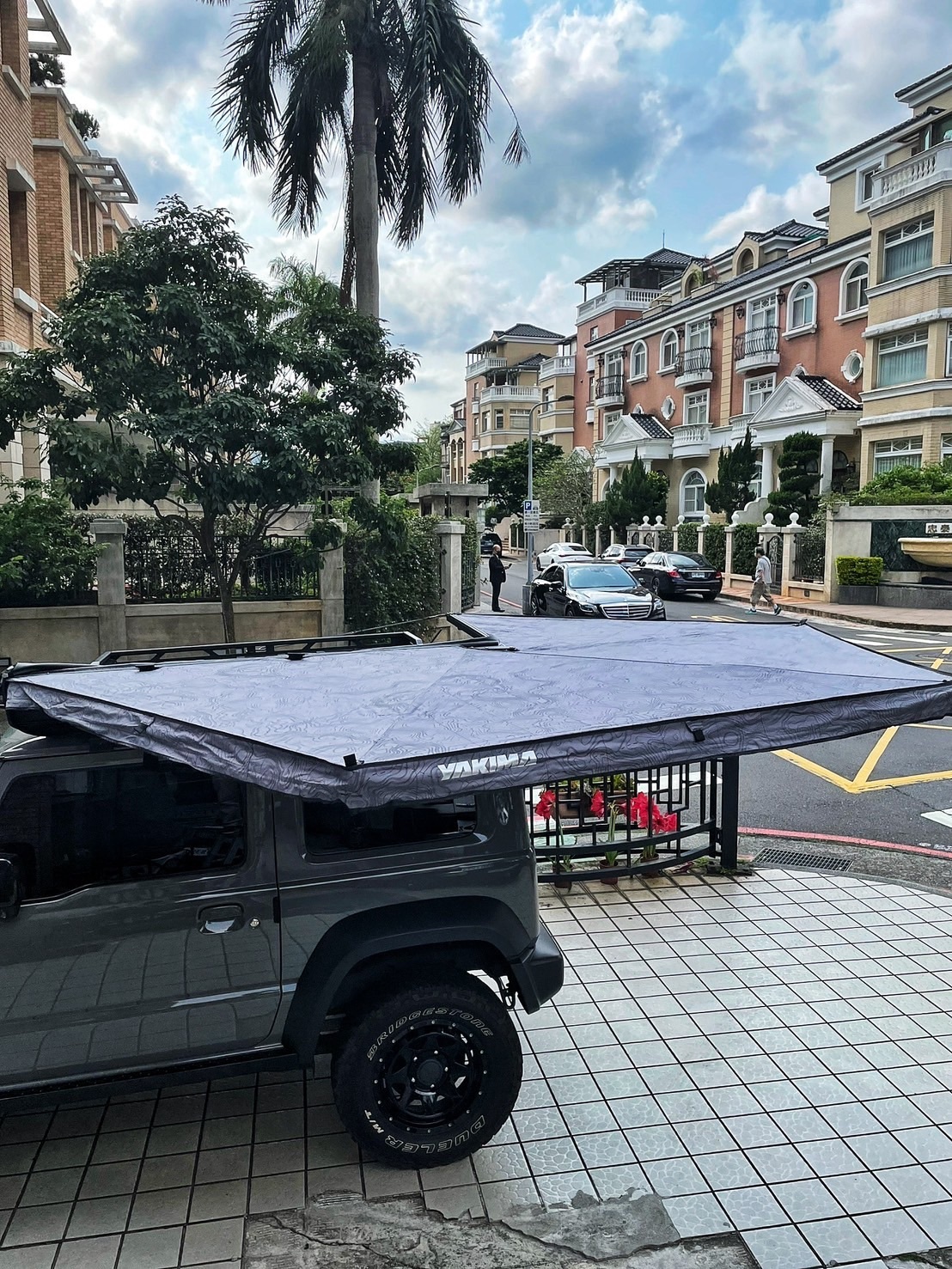 270車邊帳 Yakima OverNout 270 蝙蝠帳(Suzuki- jimny 吉姆尼)