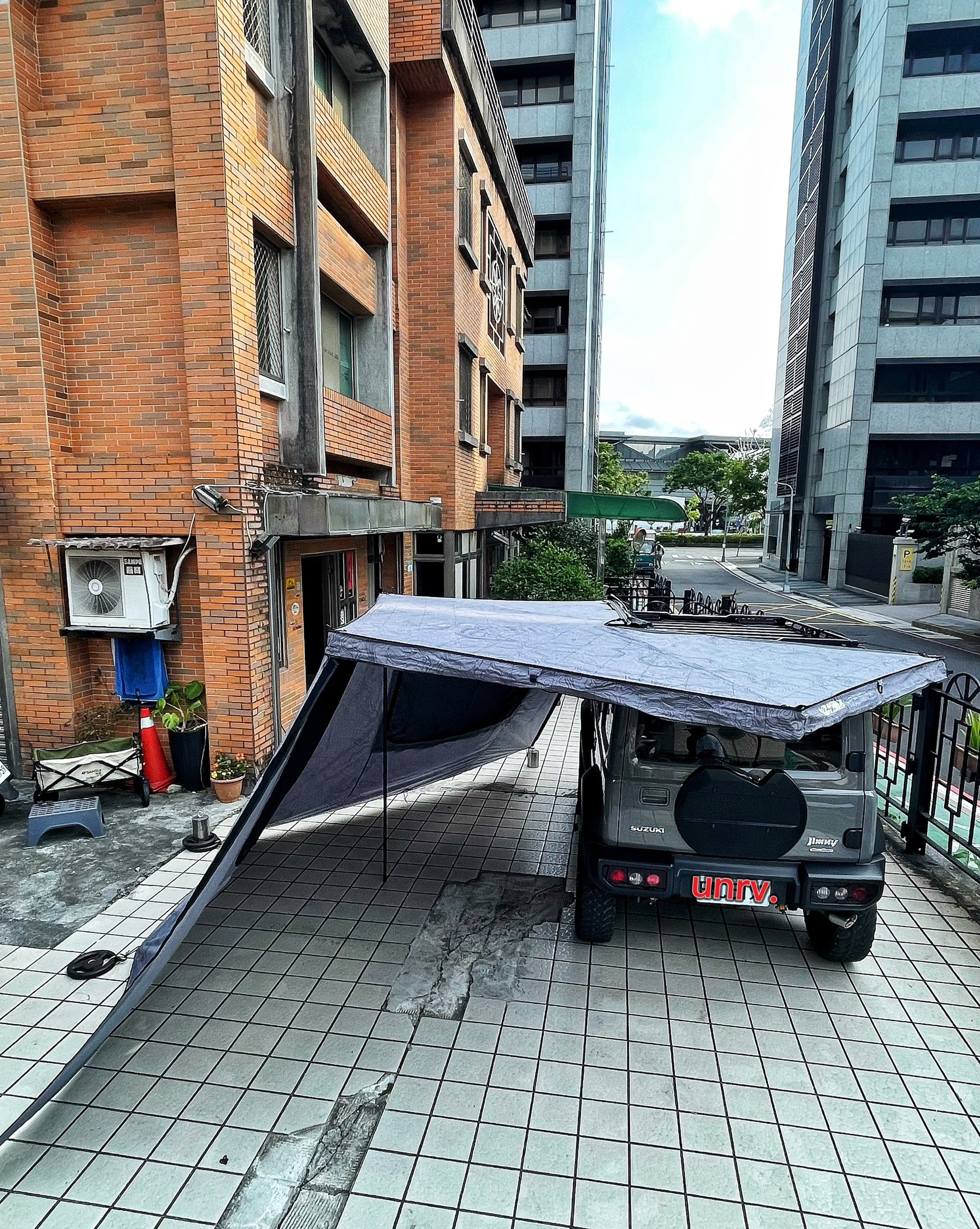 270車邊帳 Yakima OverNout 270 蝙蝠帳(Suzuki- jimny 吉姆尼)