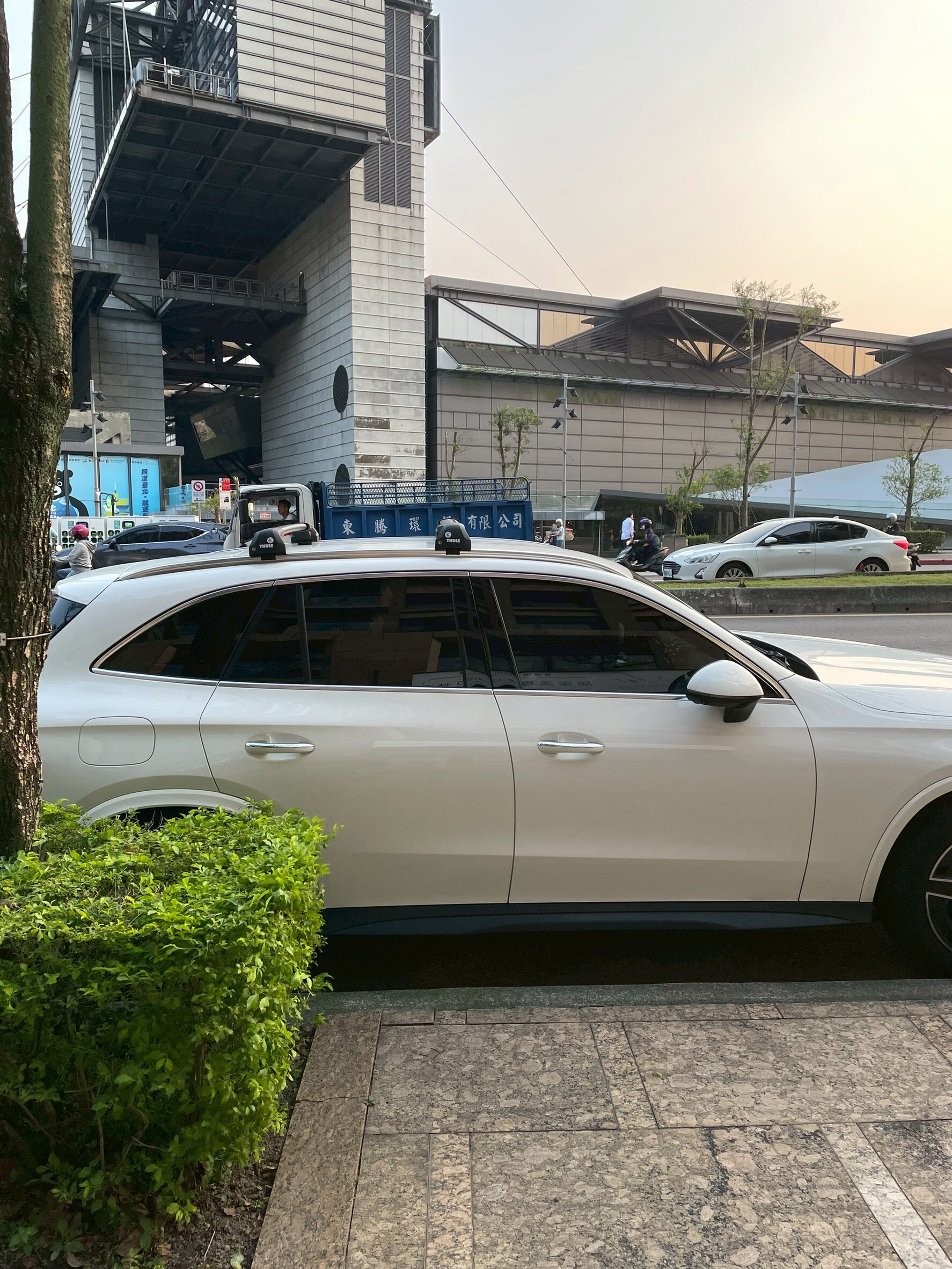 BENZ - GLC300 GLC / THULE-車頂架