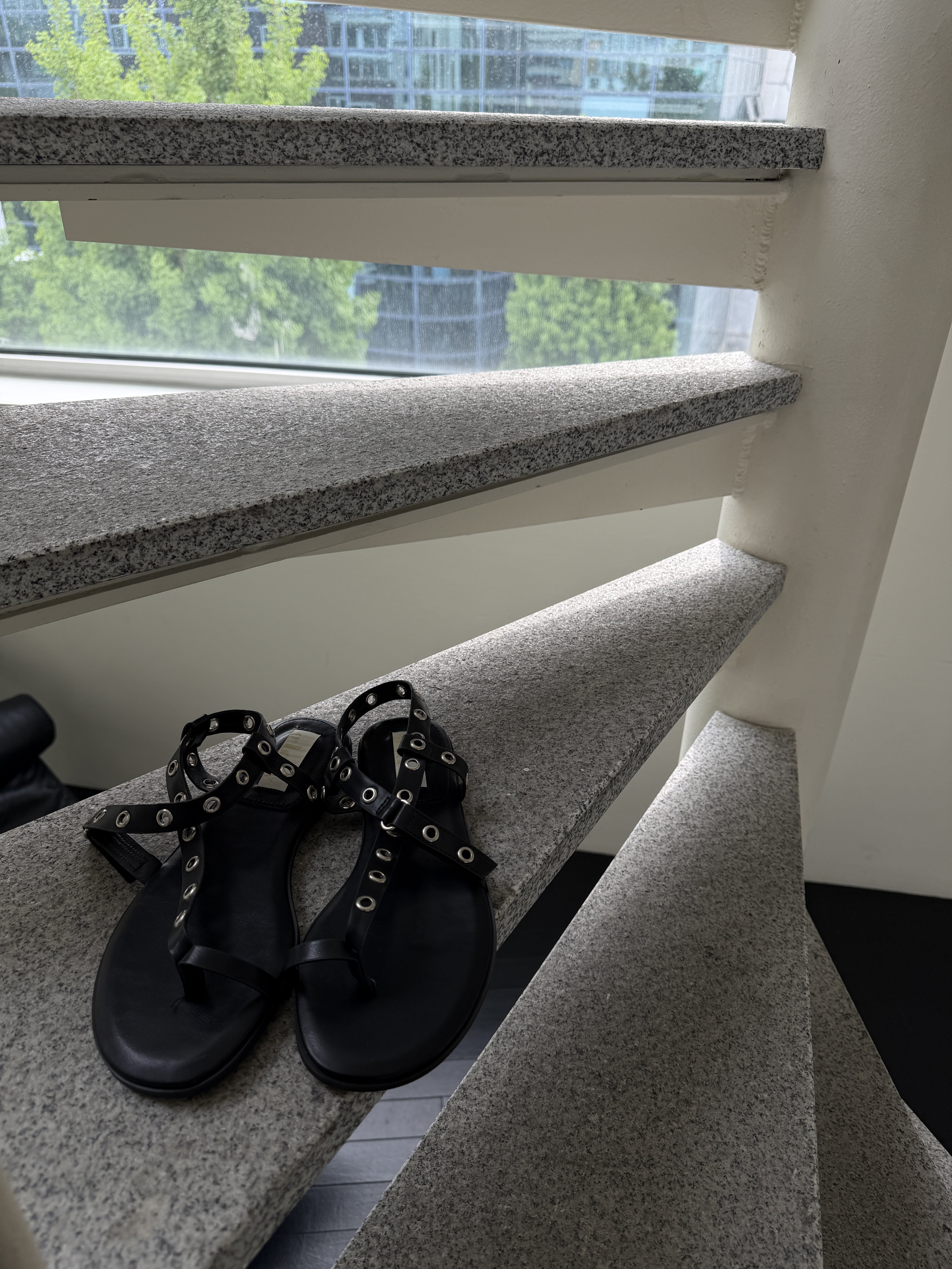 Eyelets flip-flops sandals