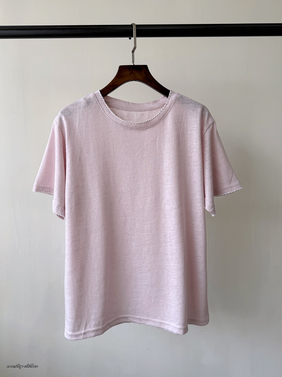 正韓手袖刺繡邊百搭素T (粉)