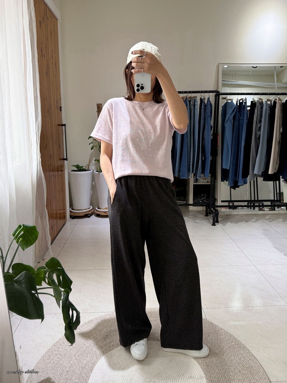 正韓手袖刺繡邊百搭素T (粉)