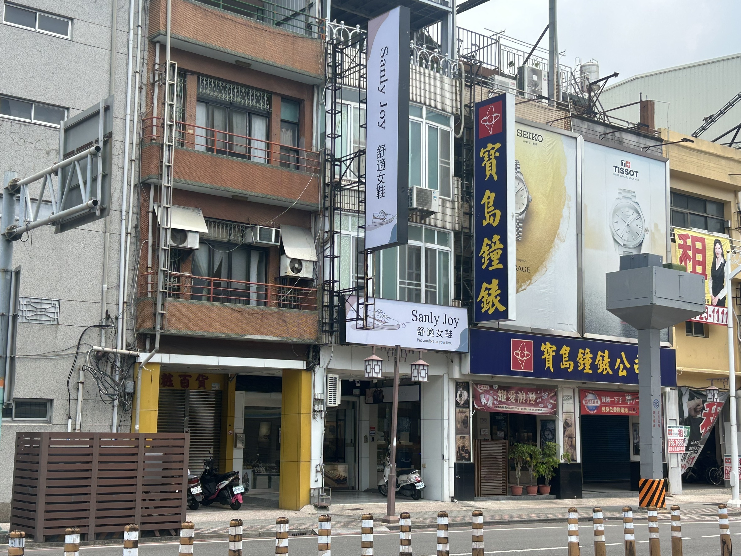 屏東買鞋推薦首選！Sanly Joy 真皮女鞋實體店正式進駐屏東。從台南紅到高屏的超人氣手工鞋，提供最舒適的試穿空間，告別網購尺寸不合的踩雷噩夢。
