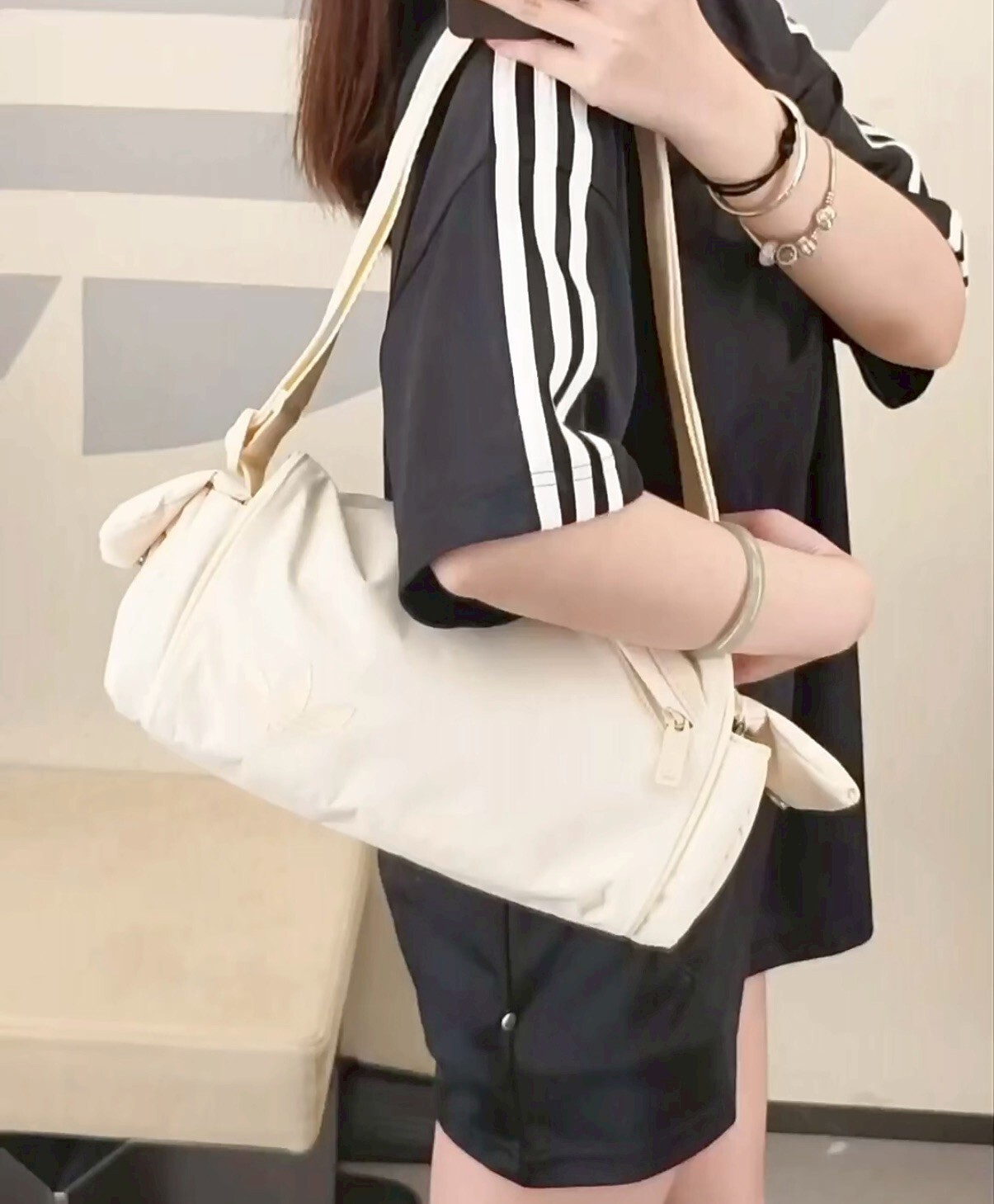 【Luxury】 ADIDAS ORIGINALS 愛迪達迷你斜背健身包 斜背包 黑 白 兩色 愛迪達側背包 愛迪達腰包 愛迪達方包 KW1272 KW1273