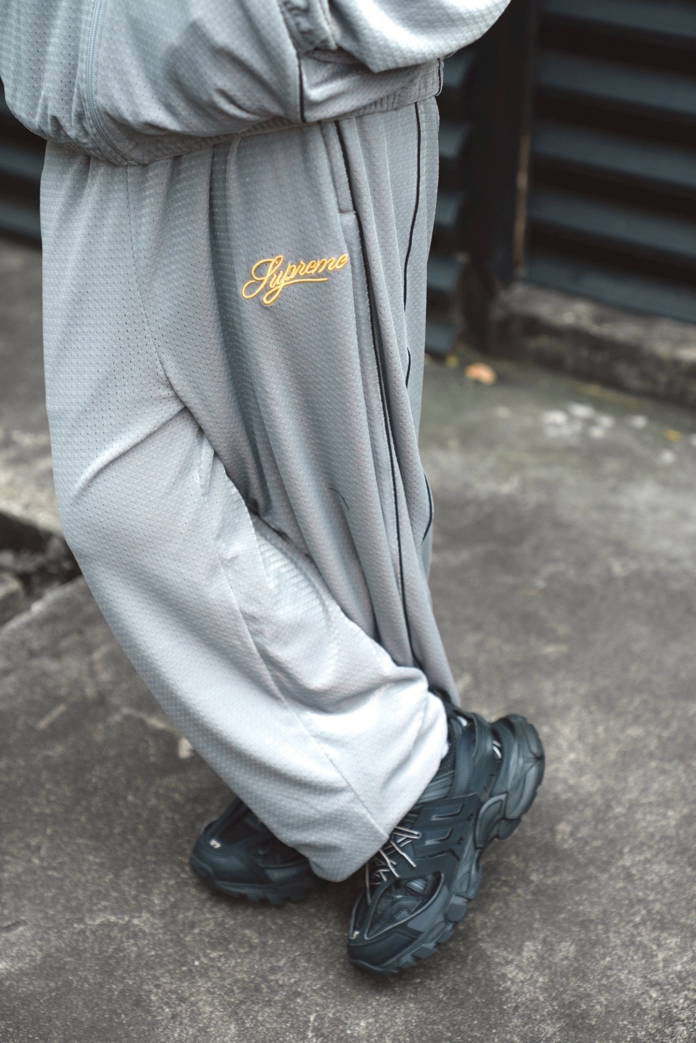 Focus Store】現貨秒發Supreme SS26 Week6 Velour Mesh Track