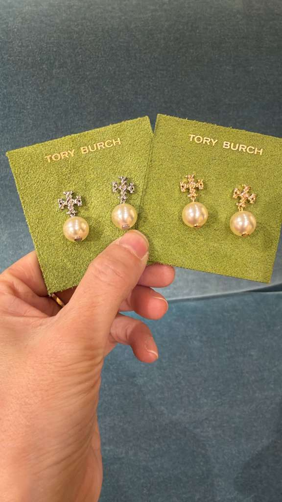 YO039 Tory Burch Eleanor 標誌珍珠垂墜耳環