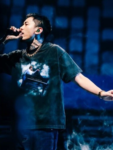 AFGK Ma Siwei's Style: Washed and Distressed Short-Sleeve T-Shirt with Ma Siwei Portrait - A FEW GOOD KIDS