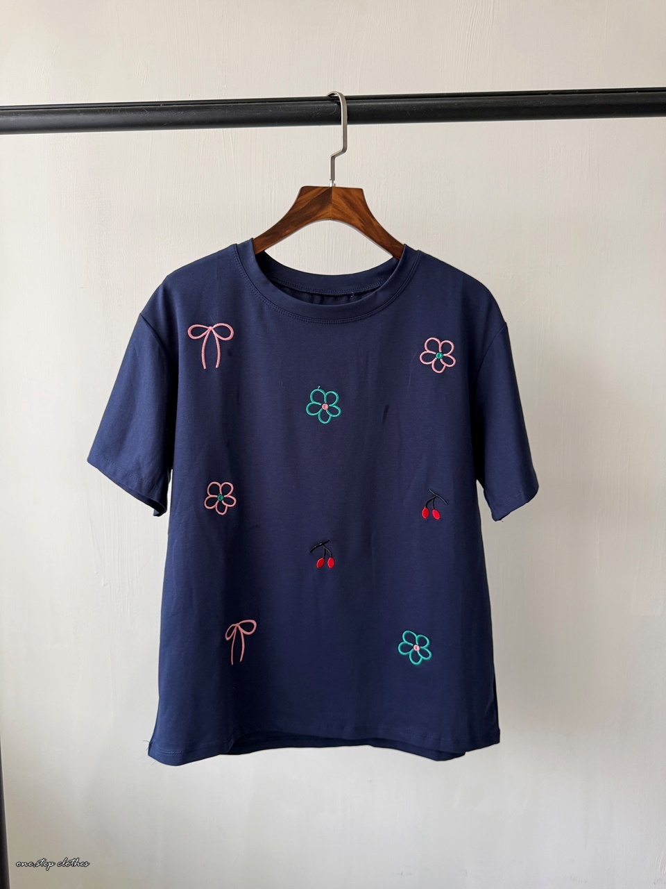 正韓小花櫻桃刺繡T (藍)