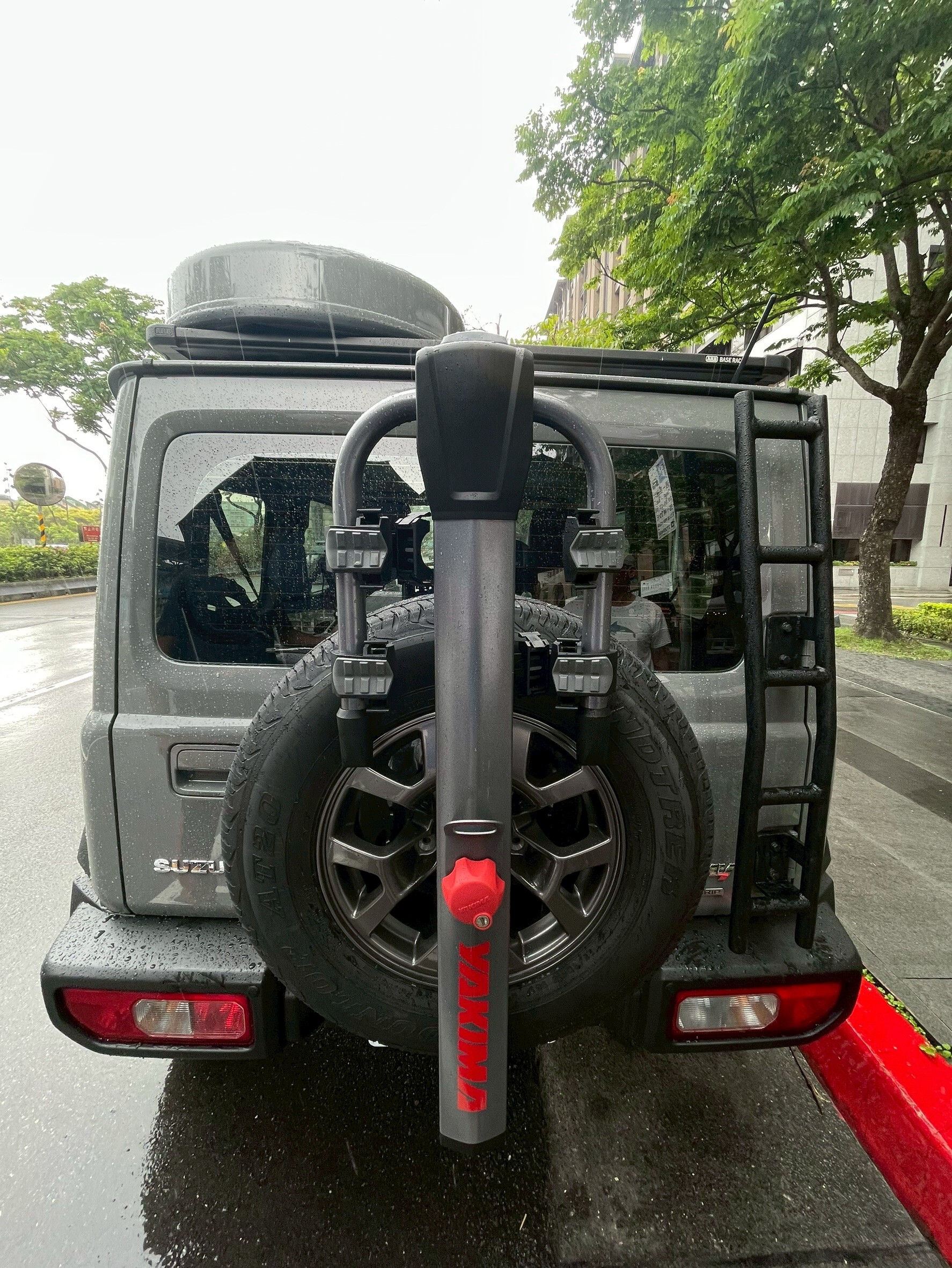 YAKIMA SpareRide jimny jb74 備胎型單車架 腳踏車 攜車架 單車 備胎