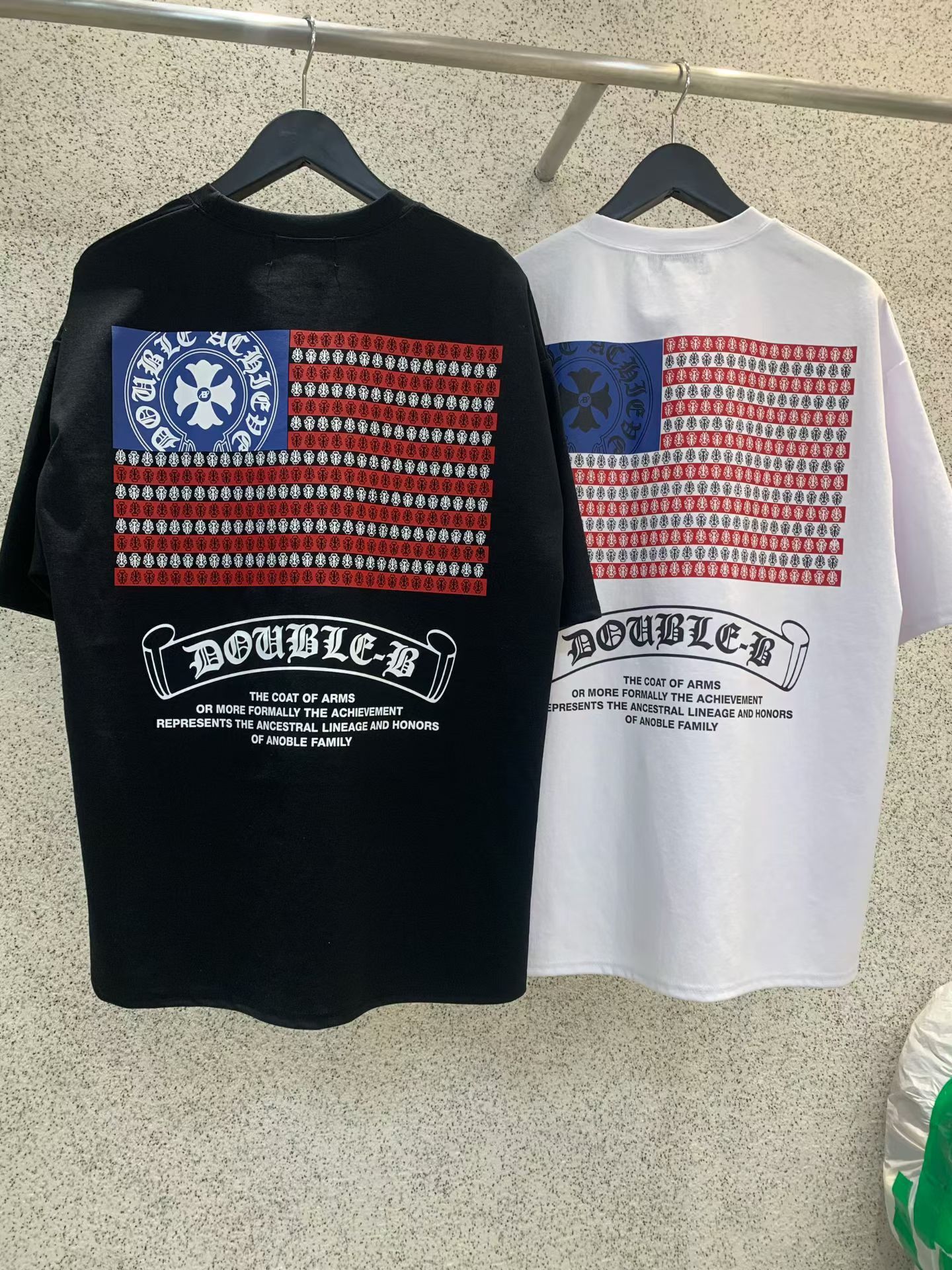 英文字圖案短袖Tee Double-B-042T