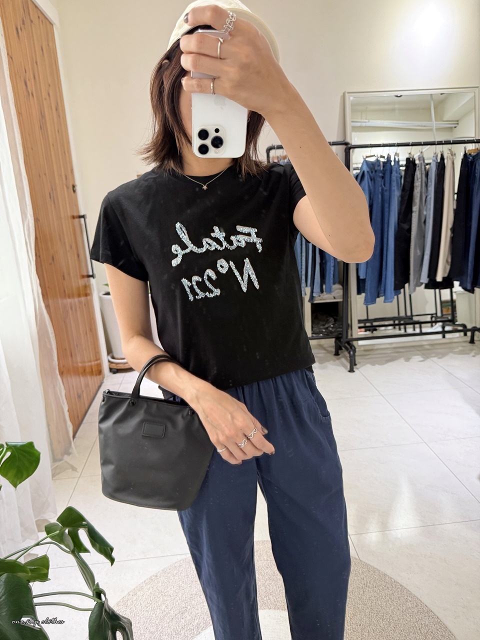 正韓N221雙色亮片字母T (黑)