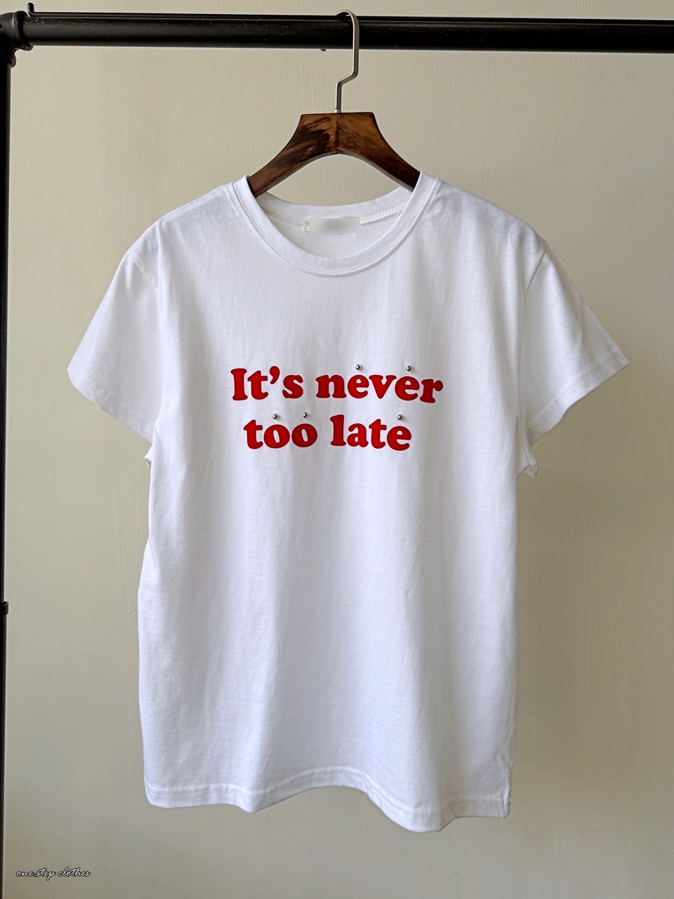 正韓never too late 釘珠字母T (白)