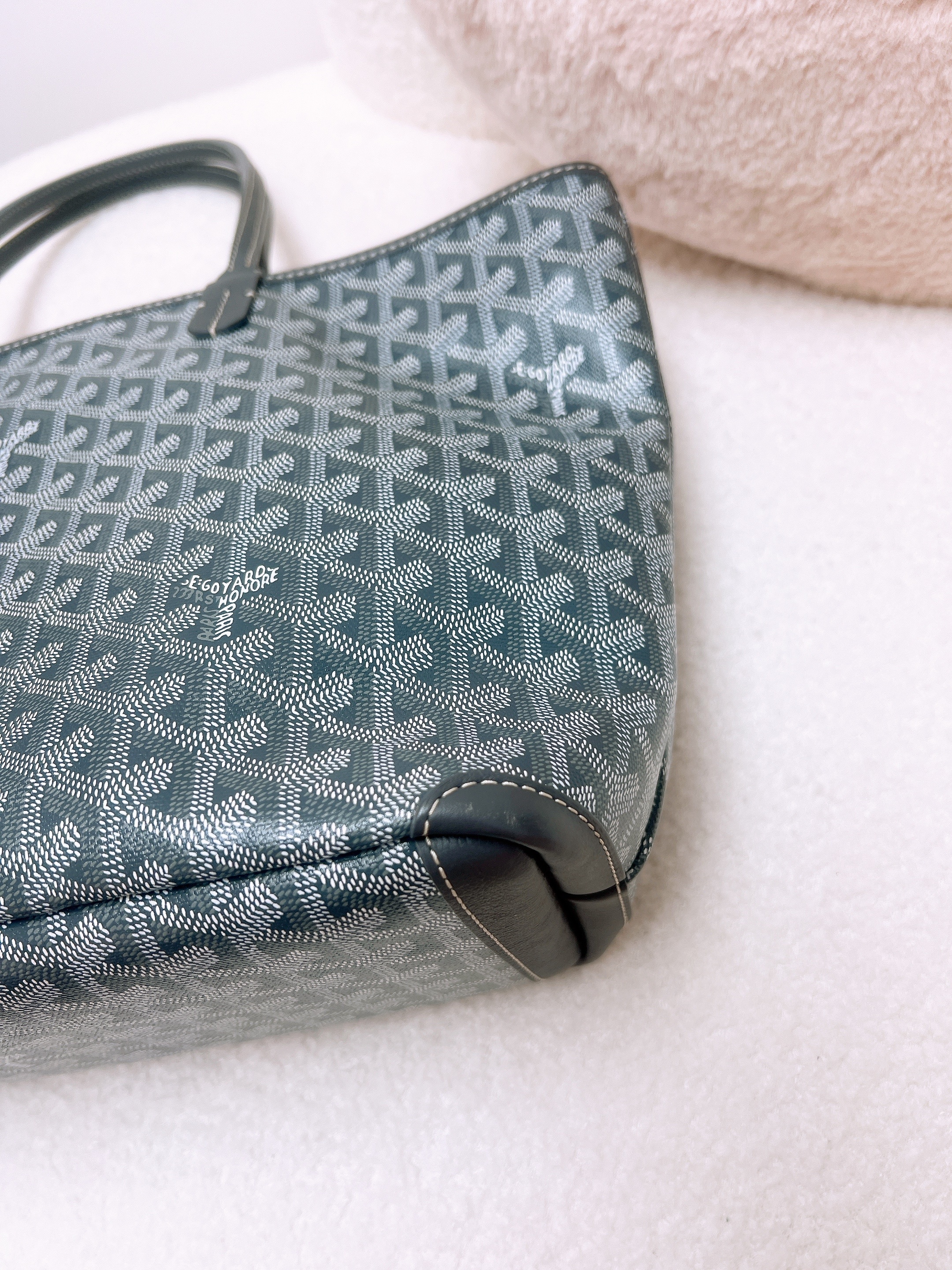 Goyard artois pm tote grey