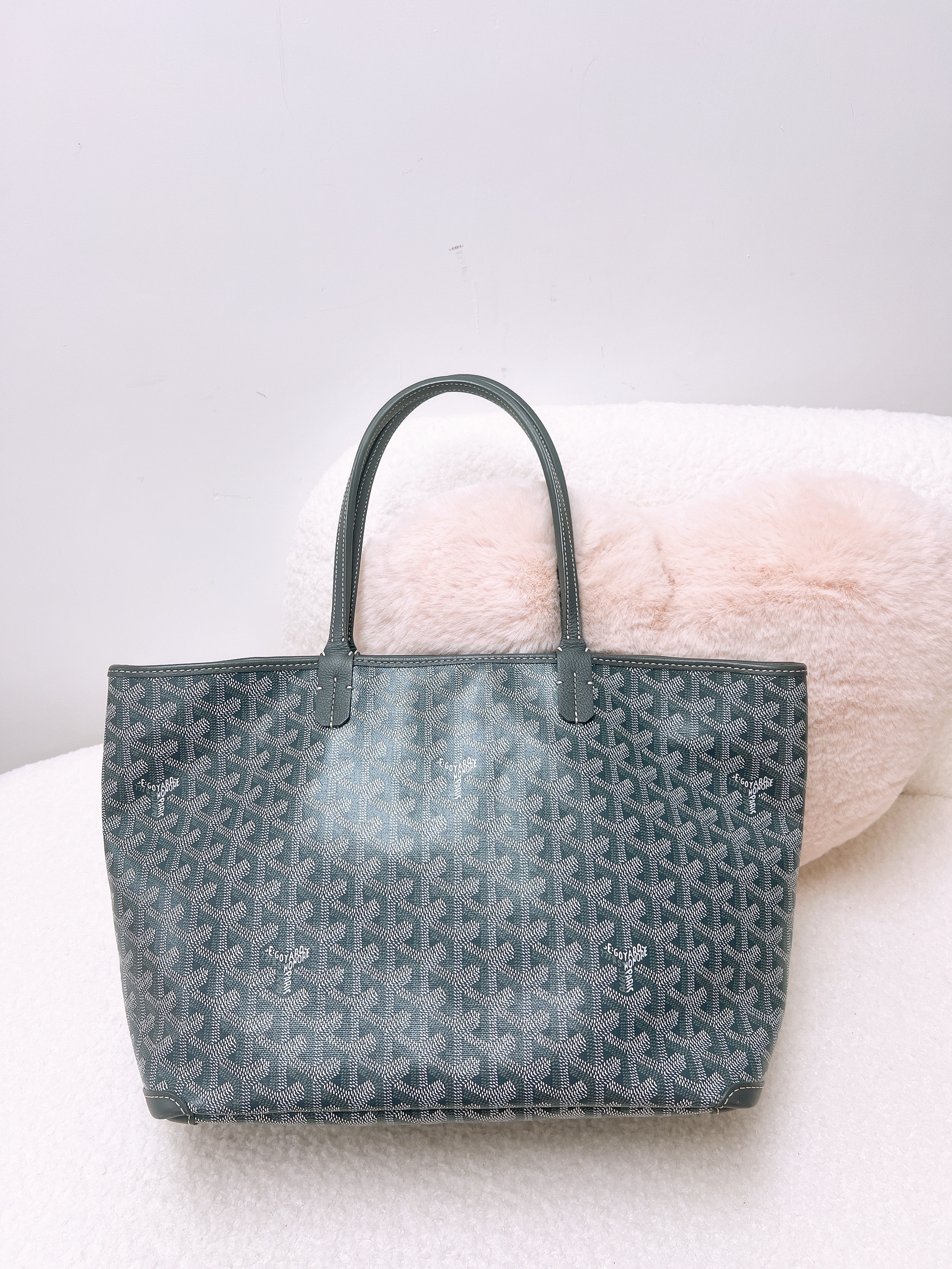 Goyard artois pm tote grey