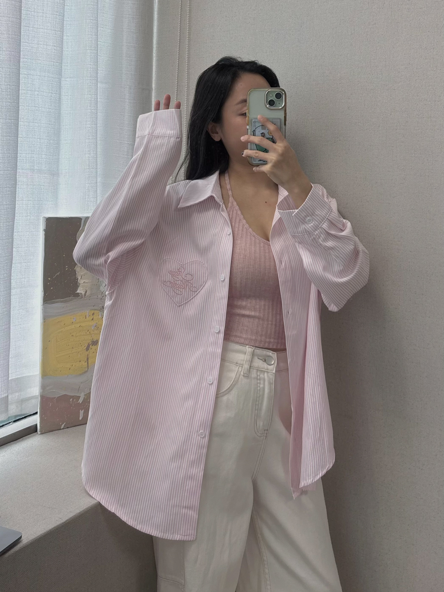 質感厚磅條紋愛心口袋刺繡襯衫(2色)