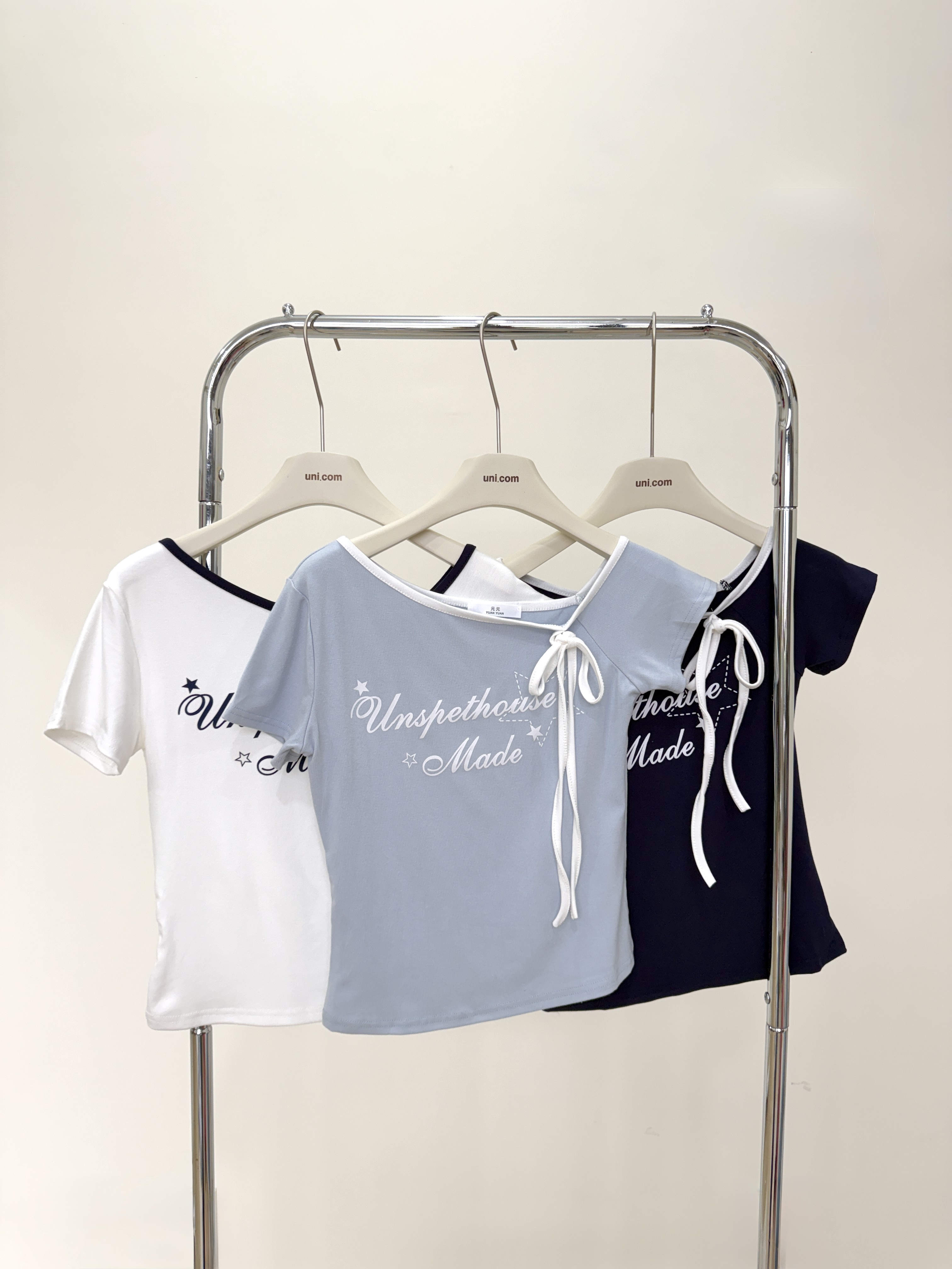 露肩綁繩短袖上衣