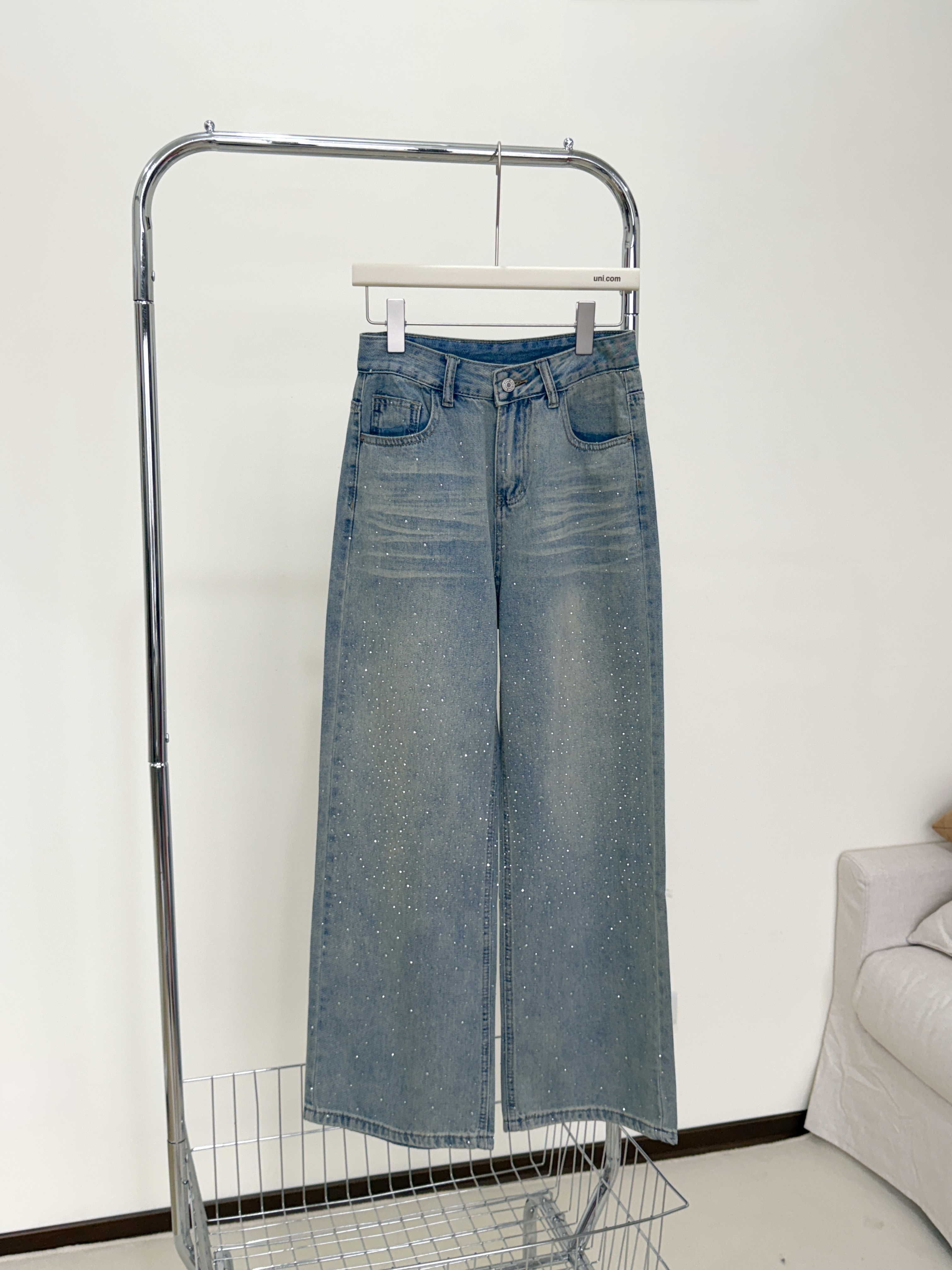 聚光燈閃鑽神褲!低調溫柔細閃