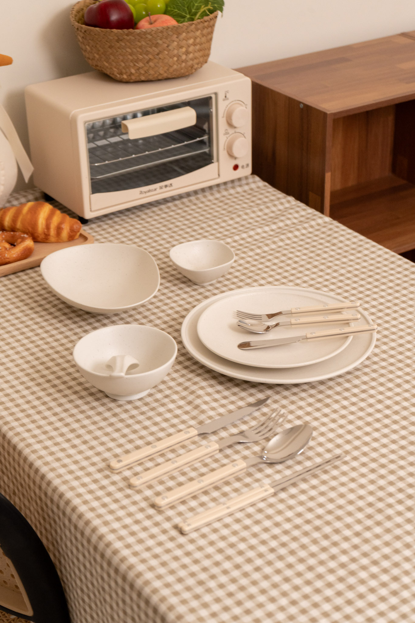 雅典白素色磨砂陶瓷碗盤餐具