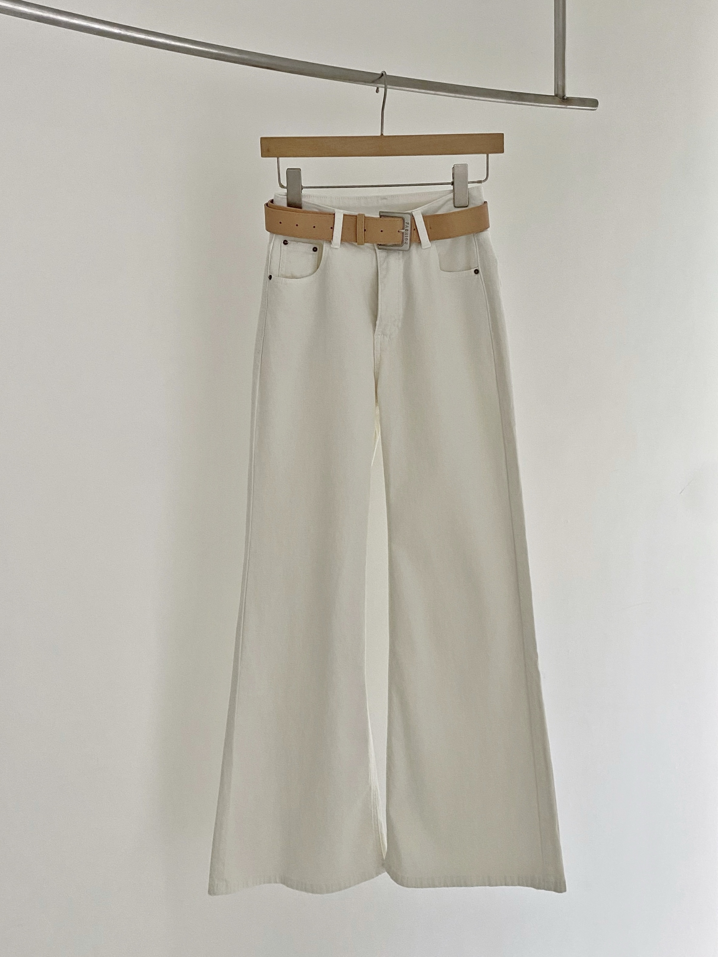 高腰直腿牛仔直筒褲(附皮帶)