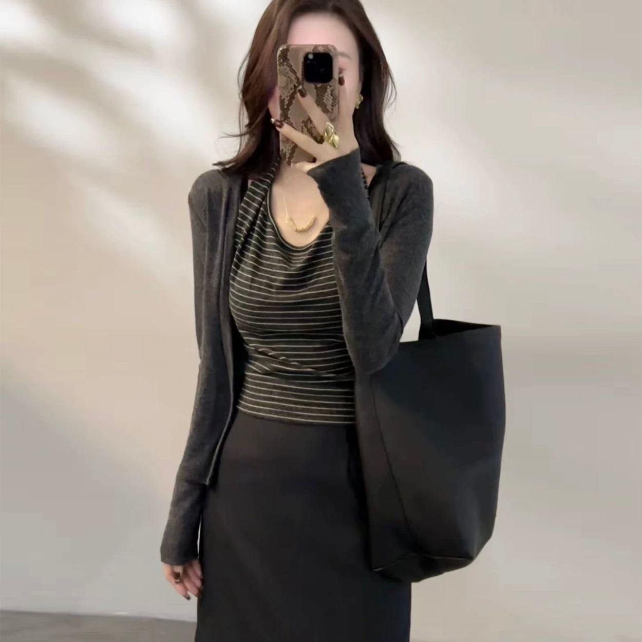 【溫柔垂領】DOMISS條紋 薄款 假兩件上衣 (現貨)