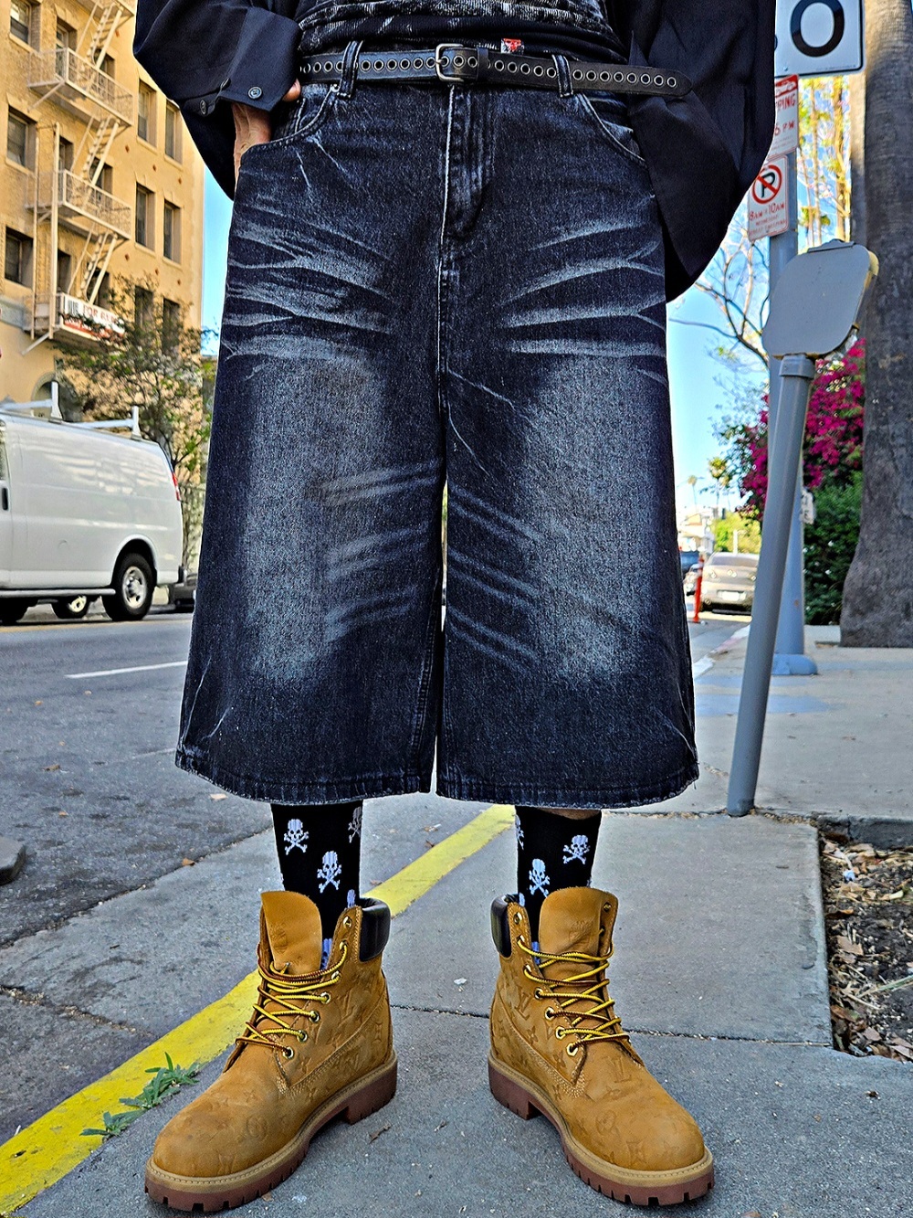 水洗刷色牛仔百慕達短褲