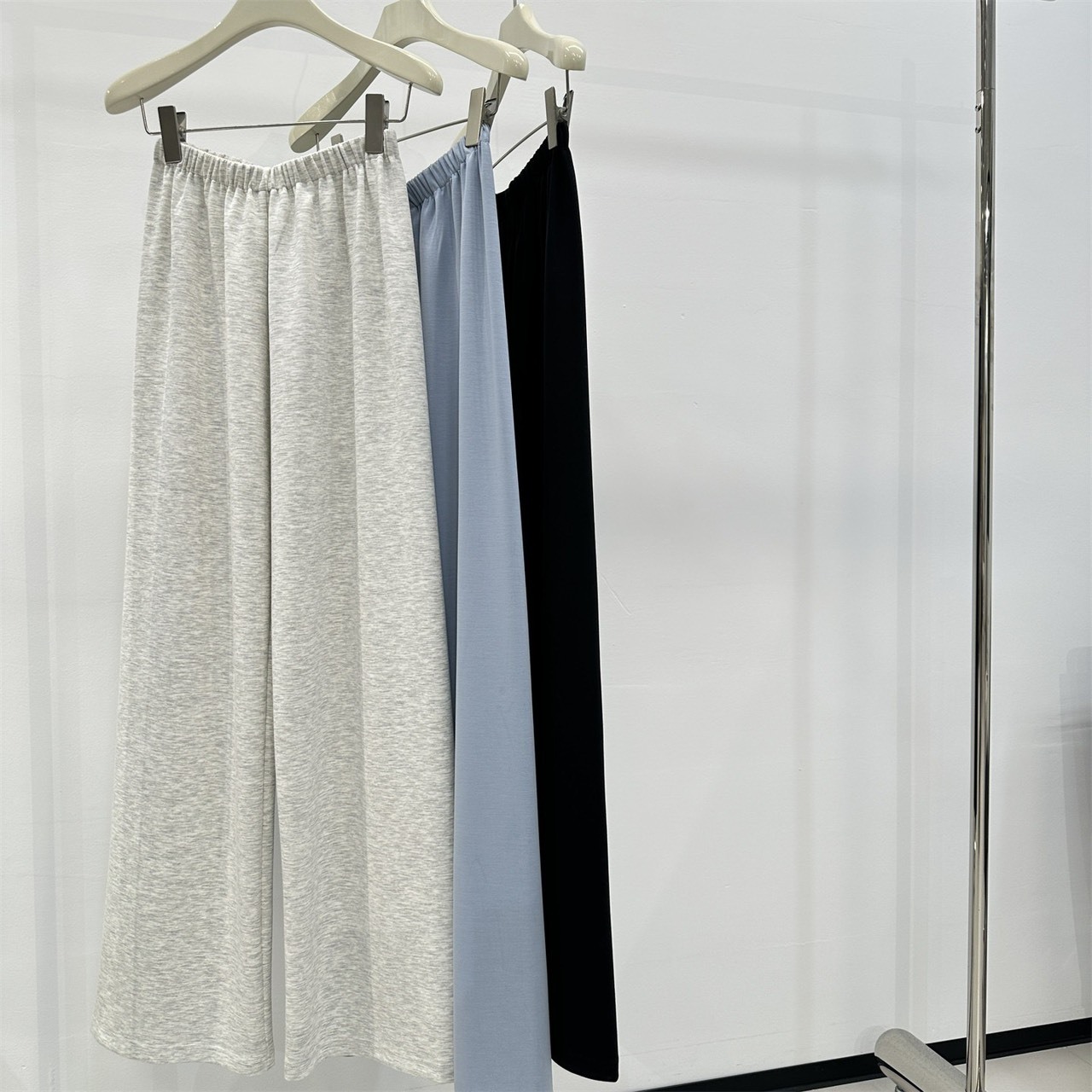 No.2372 26新款銅氨絲顯瘦神褲