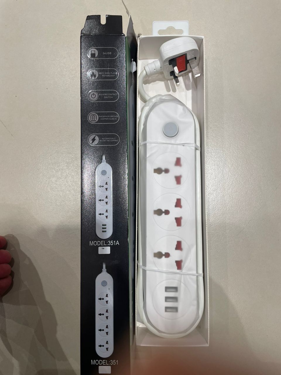 日常英标USB电源插座（2米 3个插座3个USB)