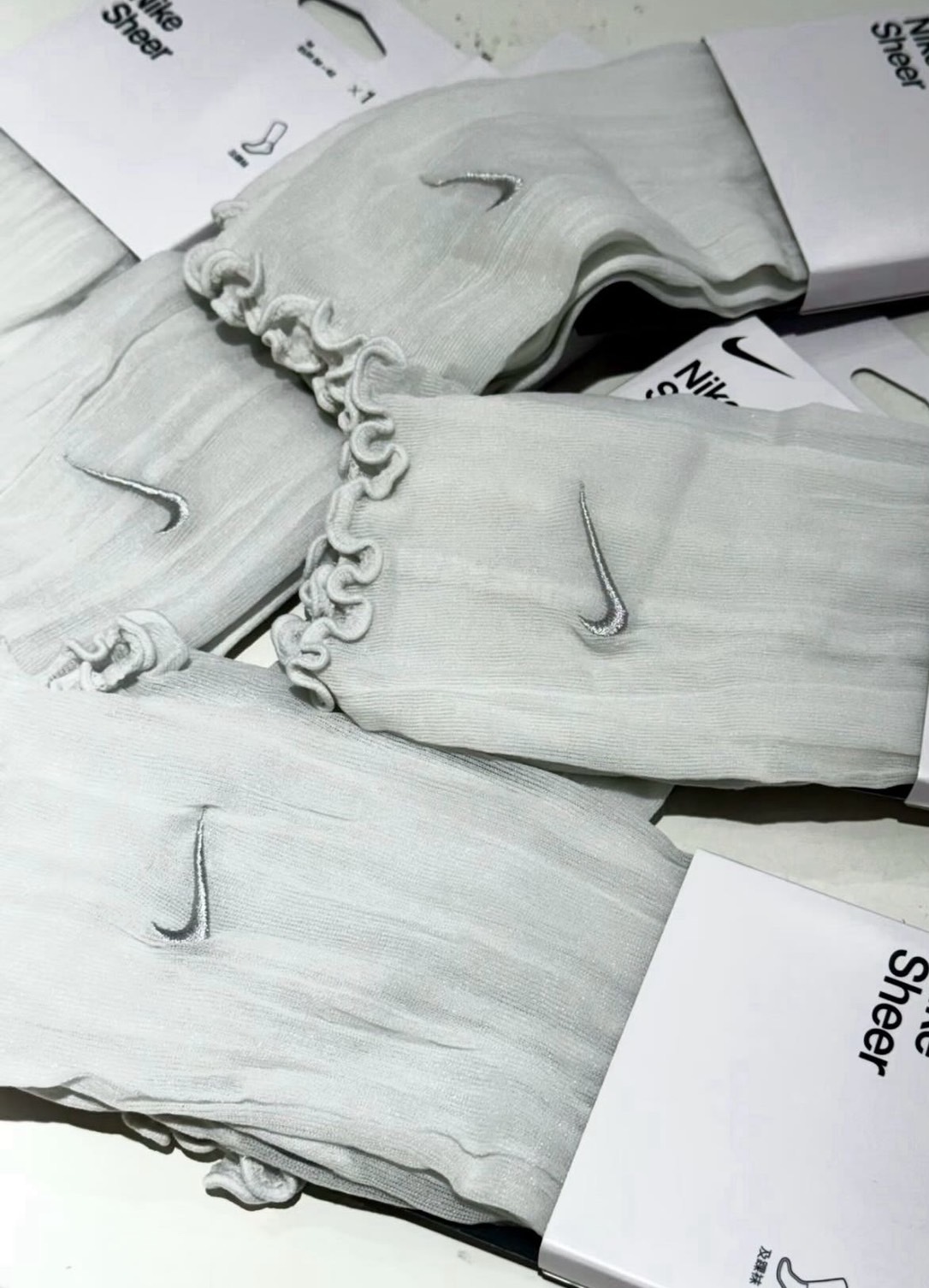 【Luxury】Nike 捲邊 透膚 襪子 女襪 蕾絲花邊 滾邊 搭配膝上襪 長襪 蕾絲襪 SK0009-025
