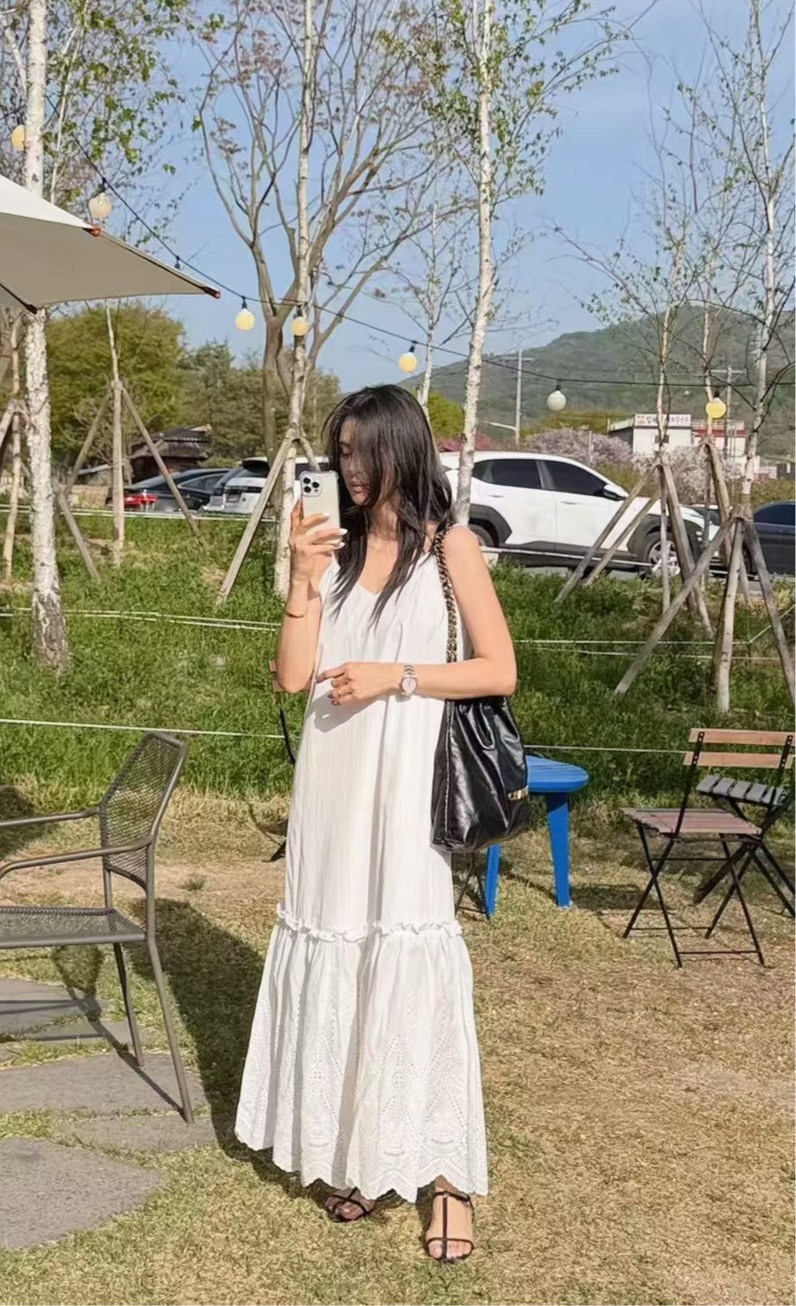 吊帶V領單圈荷葉蕾絲擺長洋裝