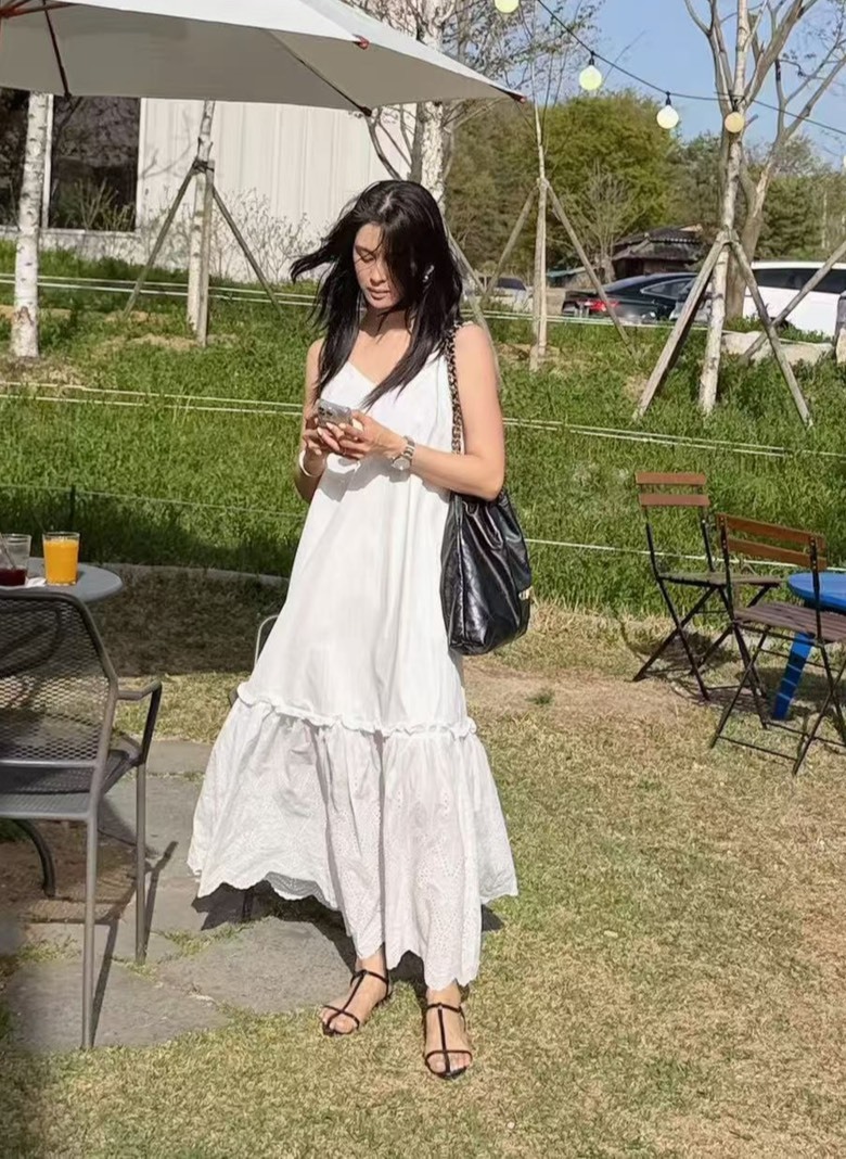 吊帶V領單圈荷葉蕾絲擺長洋裝
