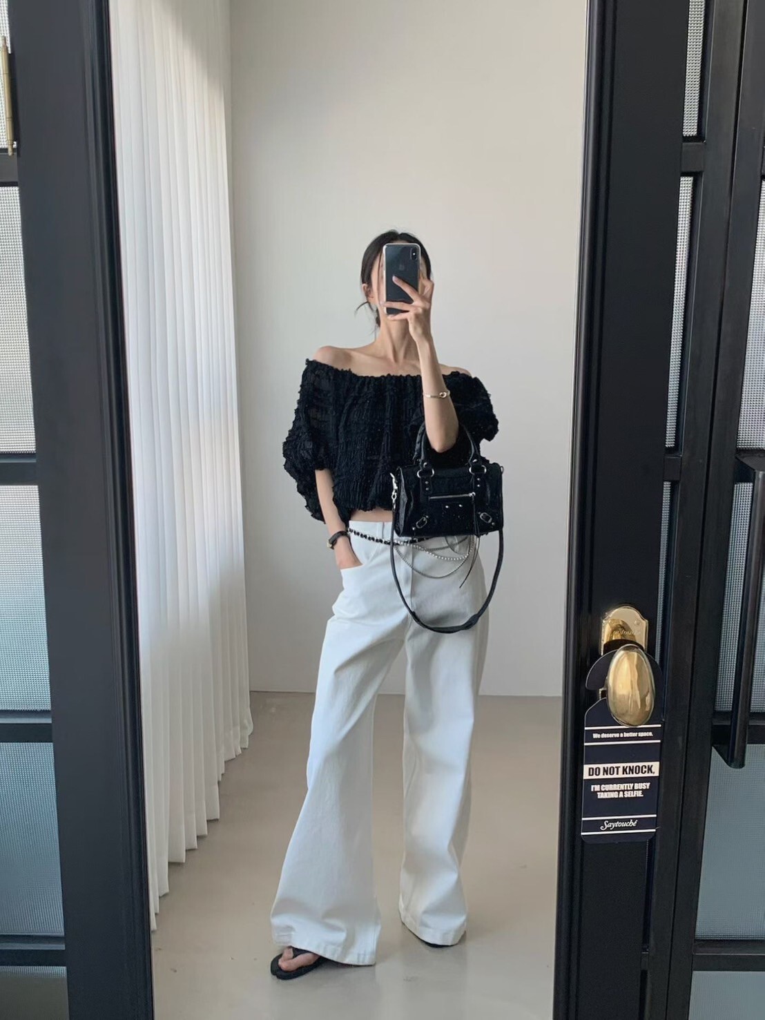 浪漫感獨特織紋感澎澎一字領上衣 / 2色