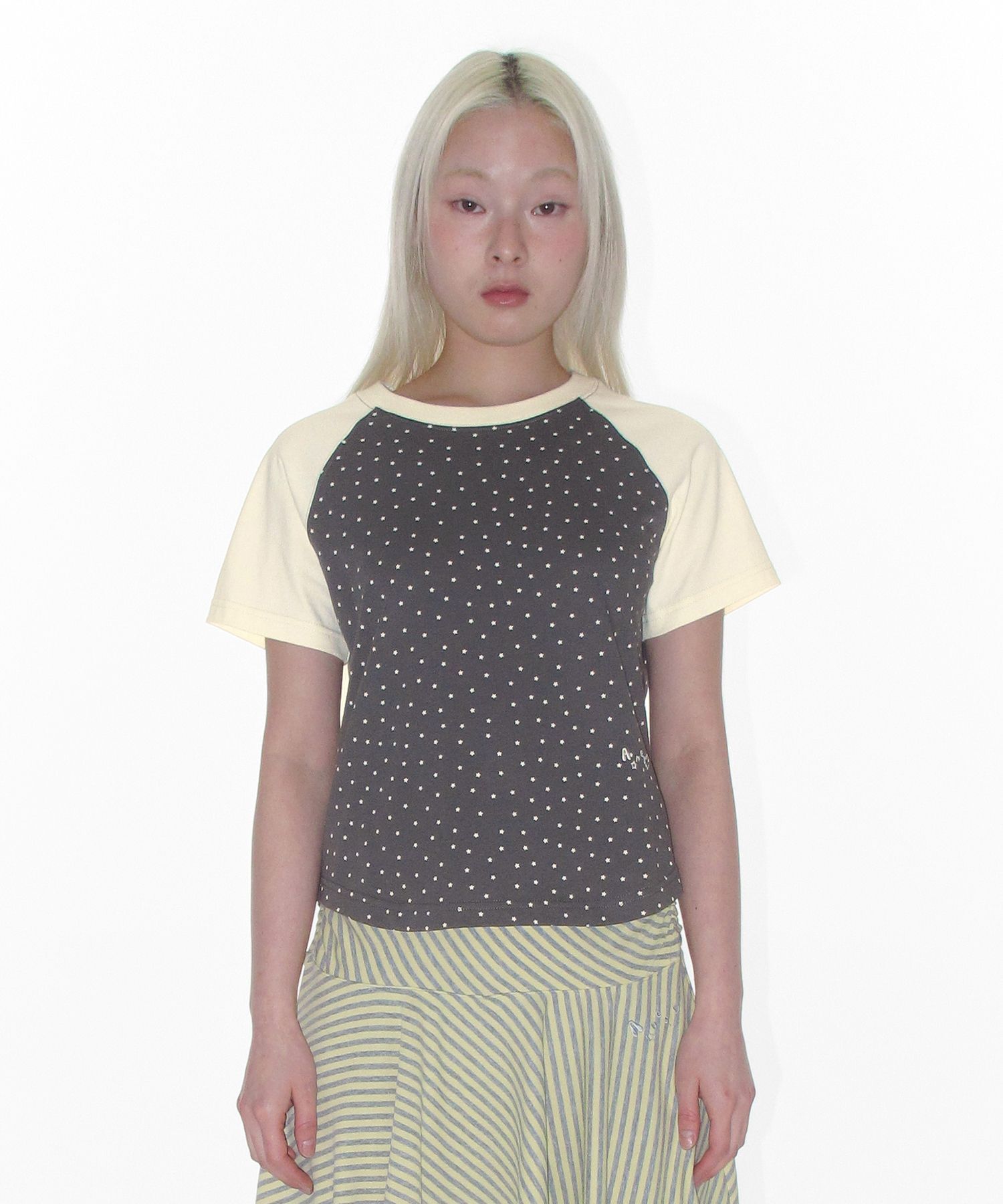 AMES-WORLDWIDE 撞色棒球袖短版T恤 AM2GMFT507ACH