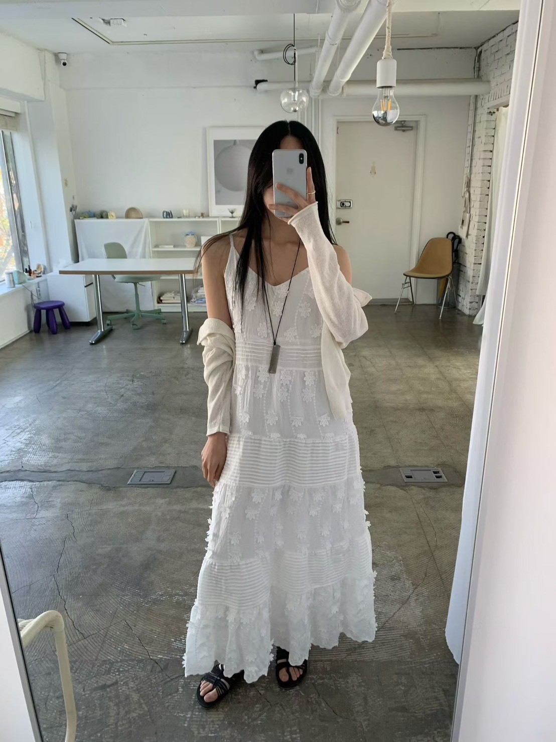 白貼花片吊帶長洋裝