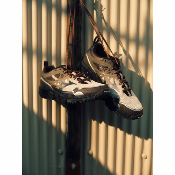 Mizuno 美津濃 聯名款 Wave Daichi LS Covernat D1GD262101 男 運動休閒鞋 米 棕