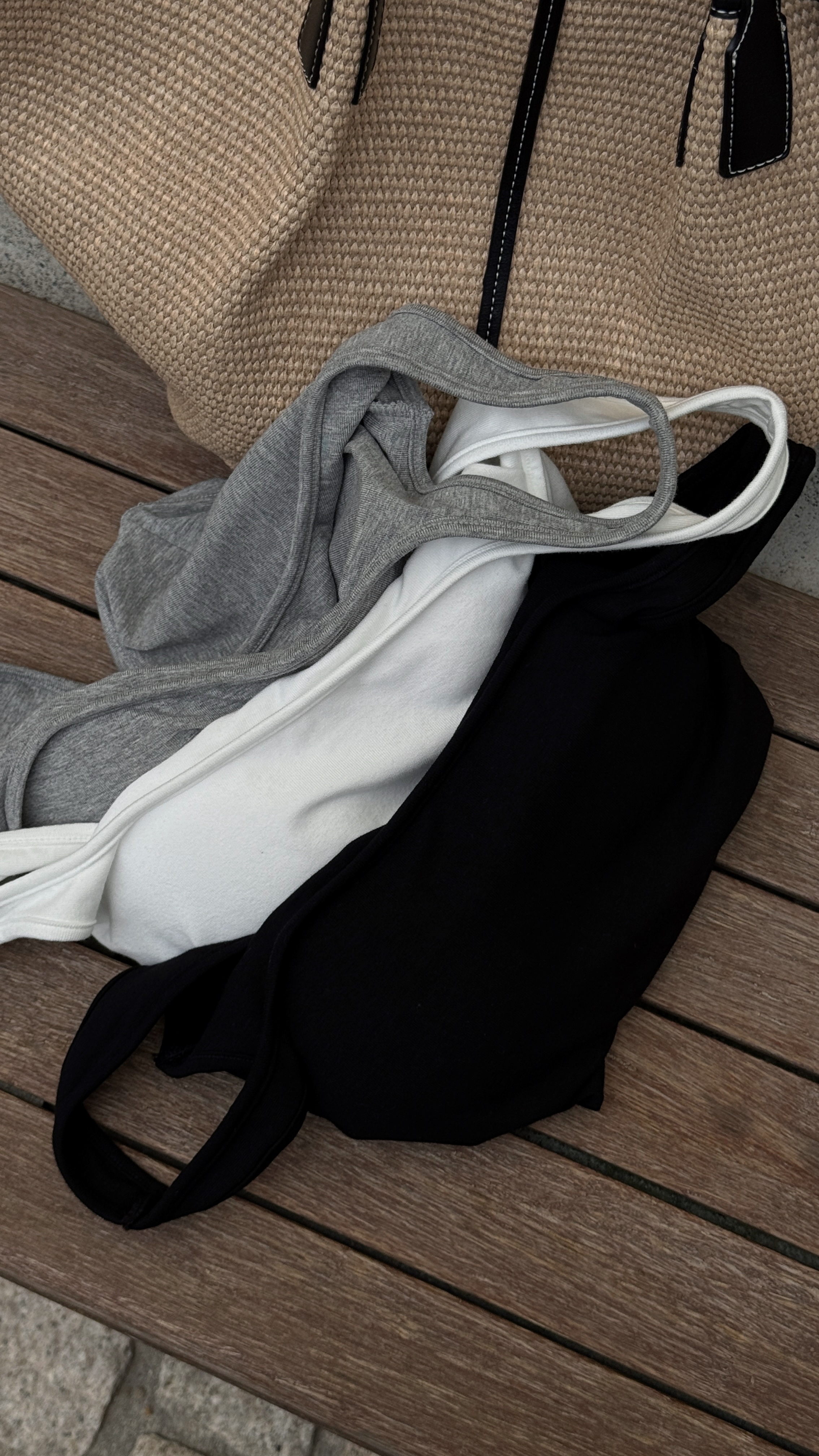 方領大露背bra top ( 3 colors )